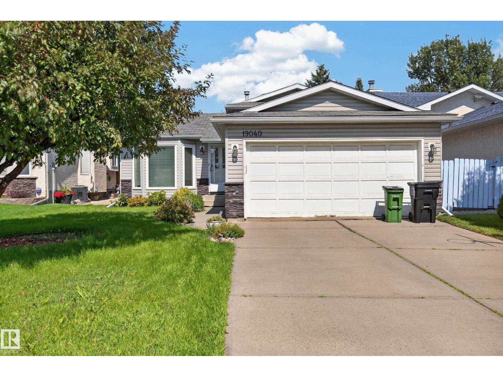 19040 70 Av Nw Property Photo 1