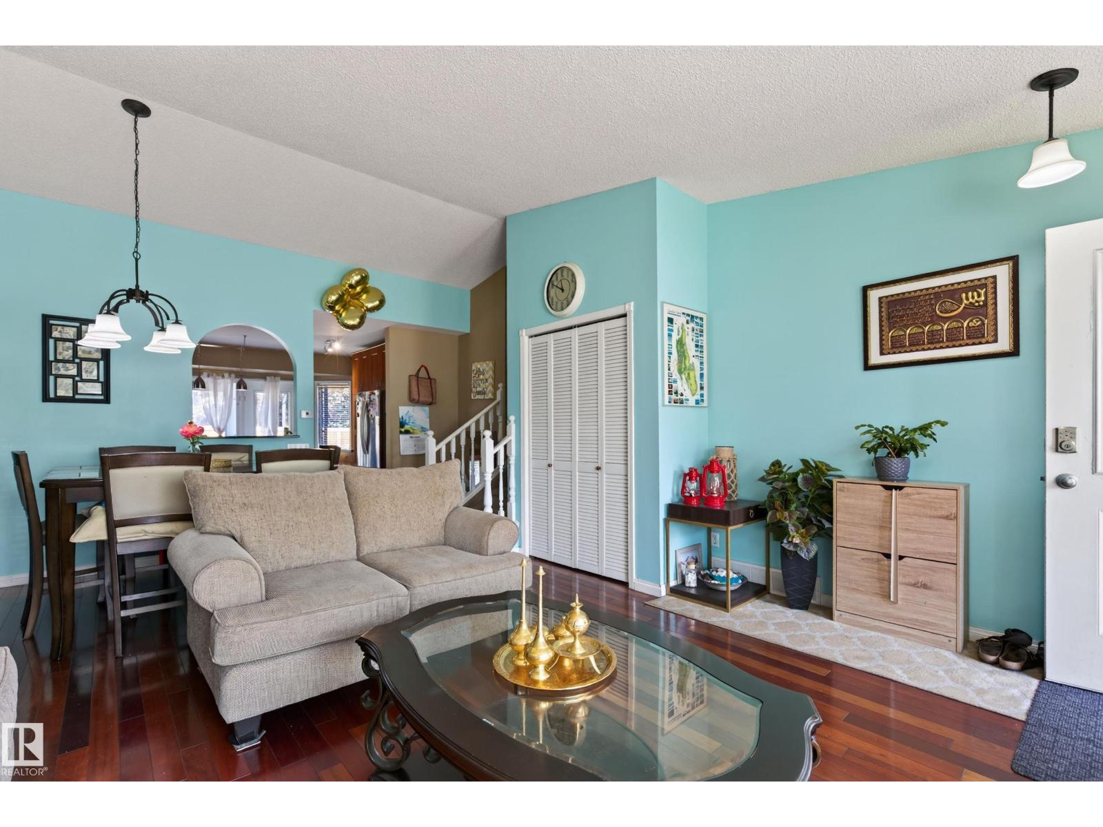 19040 70 Av Nw Property Photo 6
