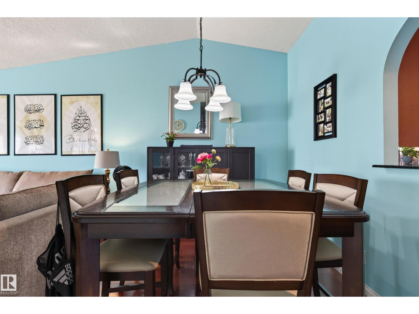 19040 70 Av Nw Property Photo 9