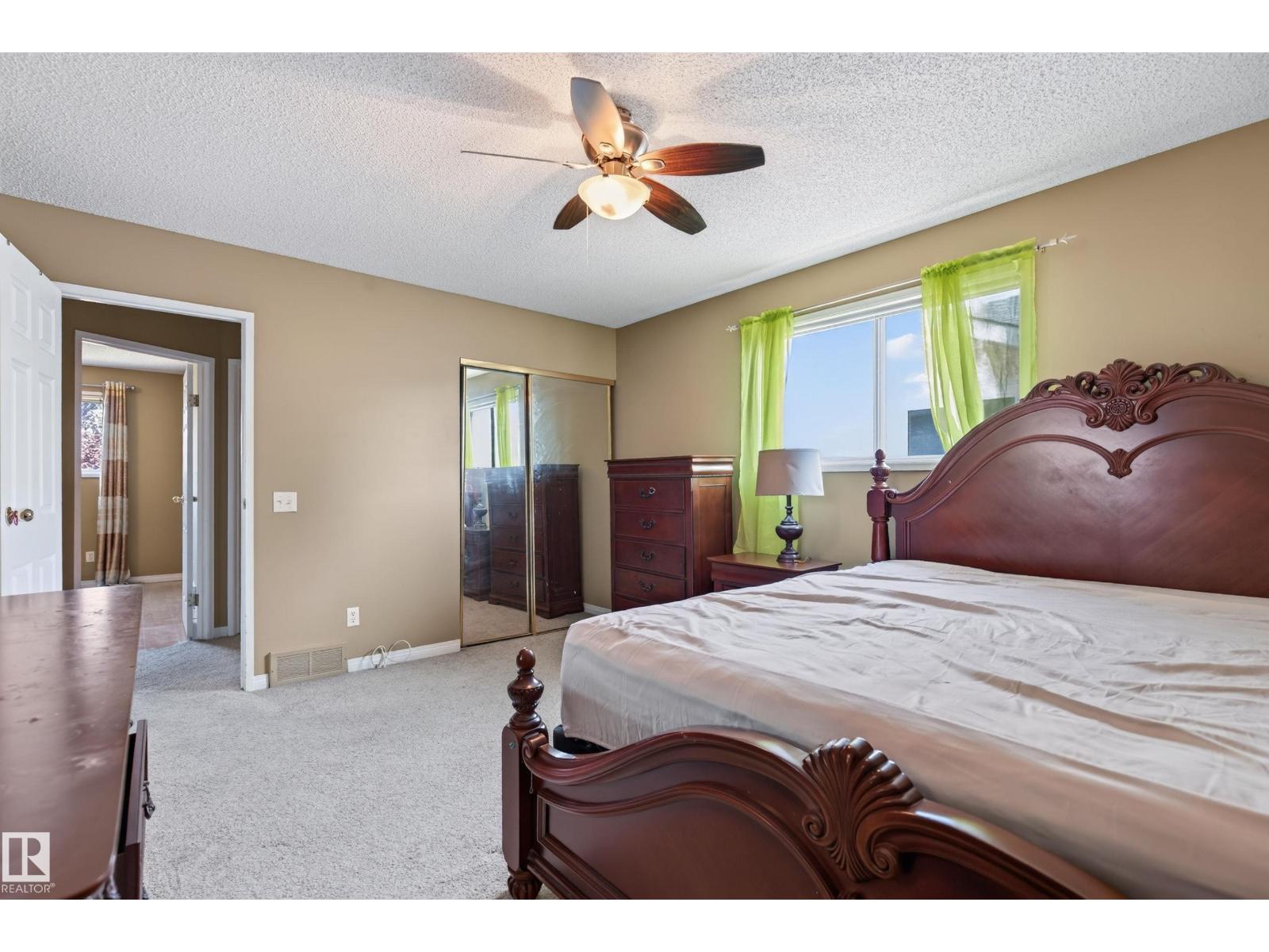 19040 70 Av Nw Property Photo 17