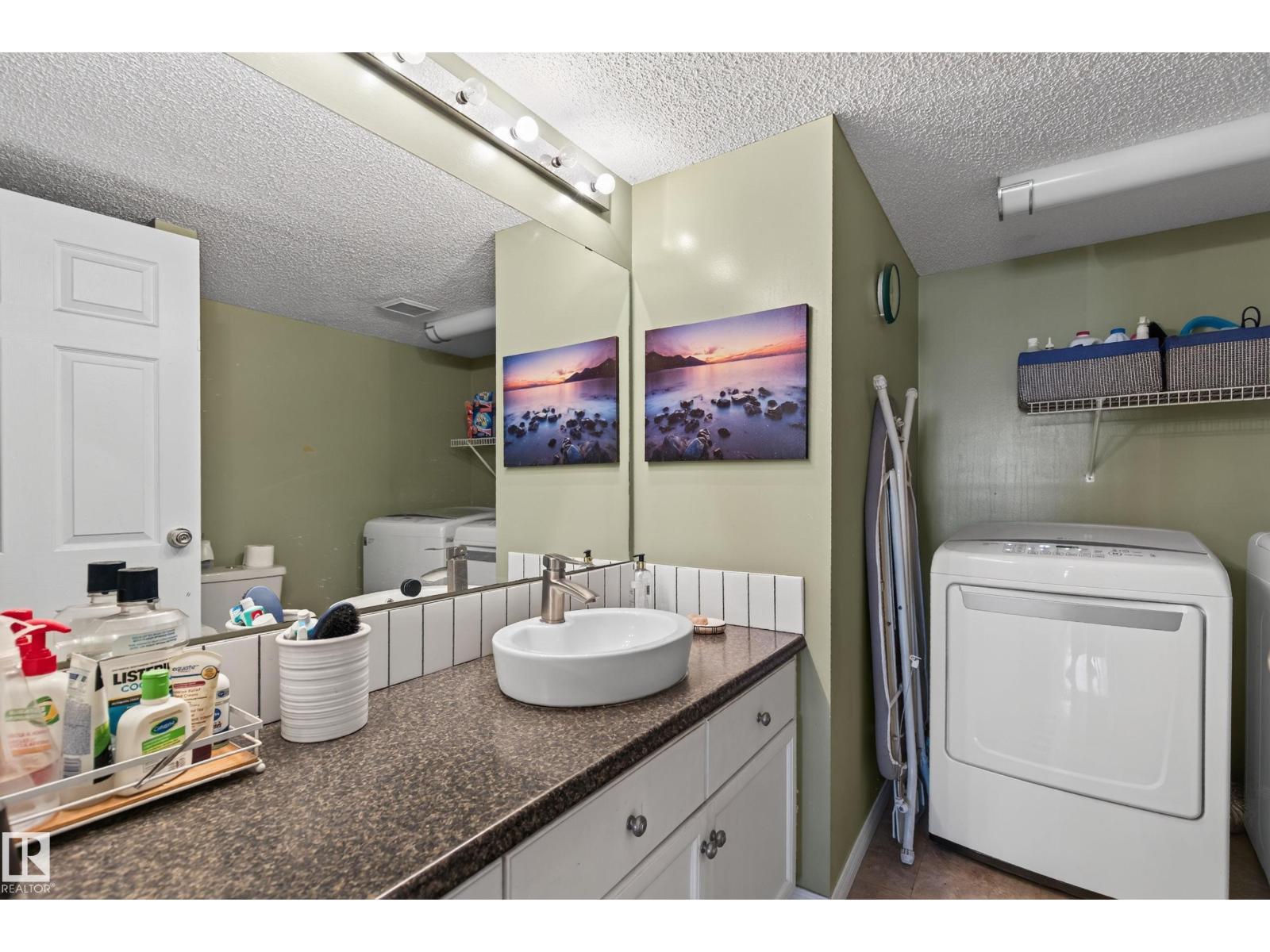 19040 70 Av Nw Property Photo 28