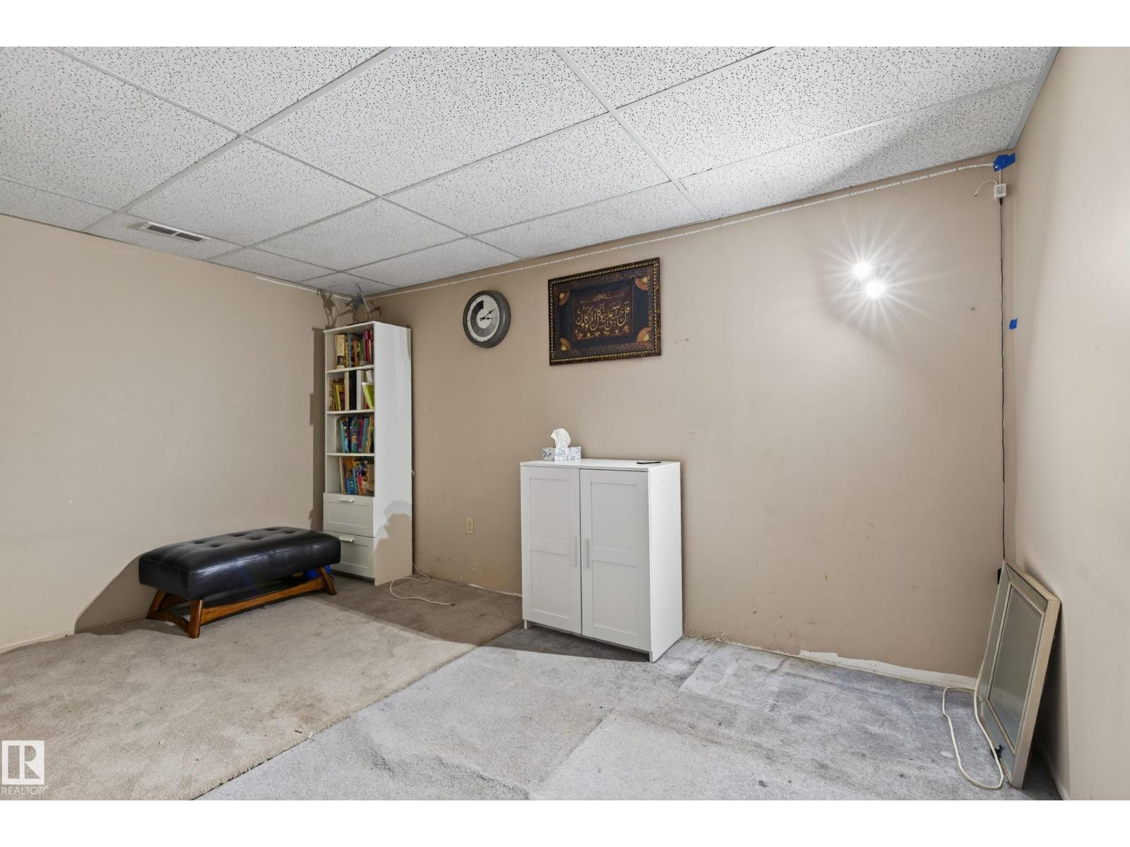 19040 70 Av Nw Property Photo 30