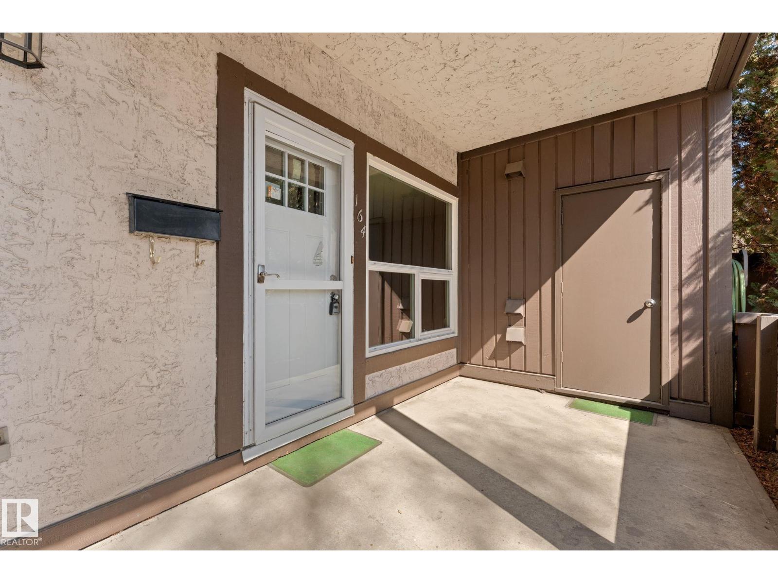 164 Surrey Gardens Nw Property Photo 5