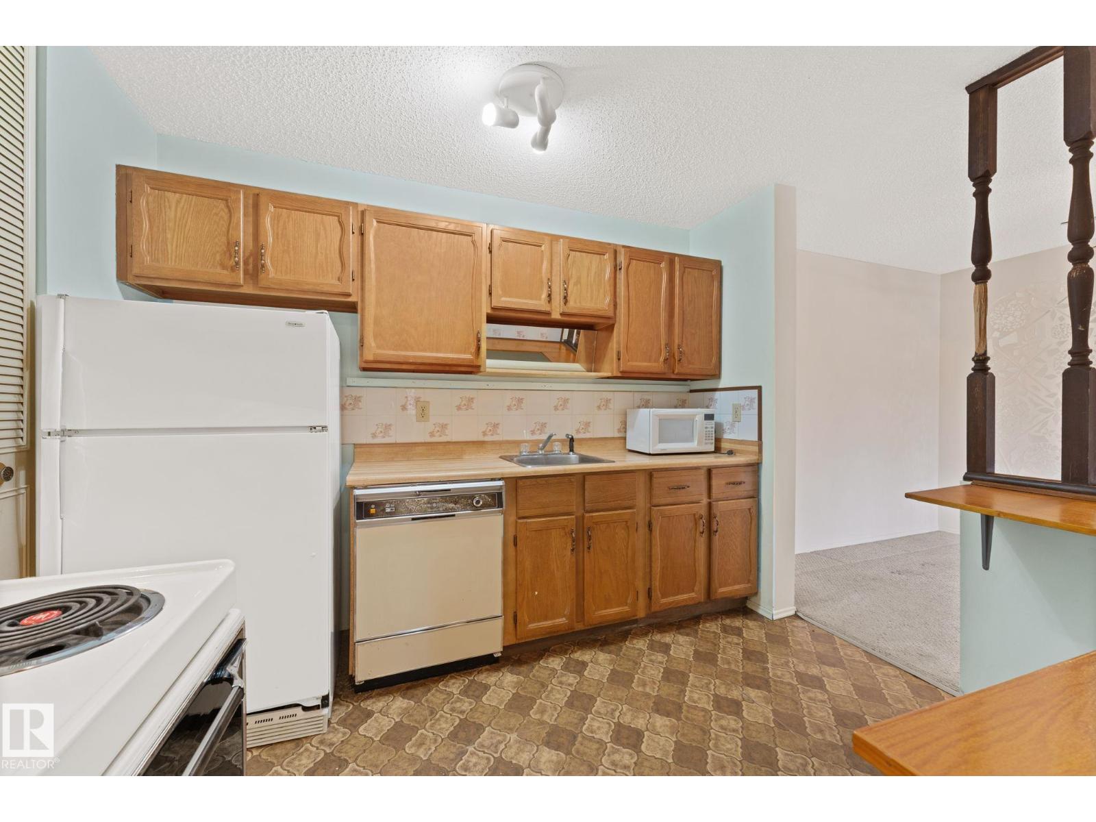 164 Surrey Gardens Nw Property Photo 17