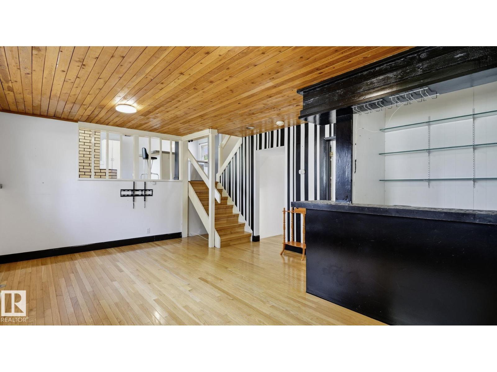 9216 93 St Property Photo 19