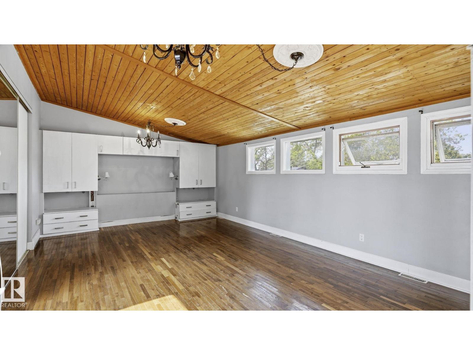 9216 93 St Property Photo 20