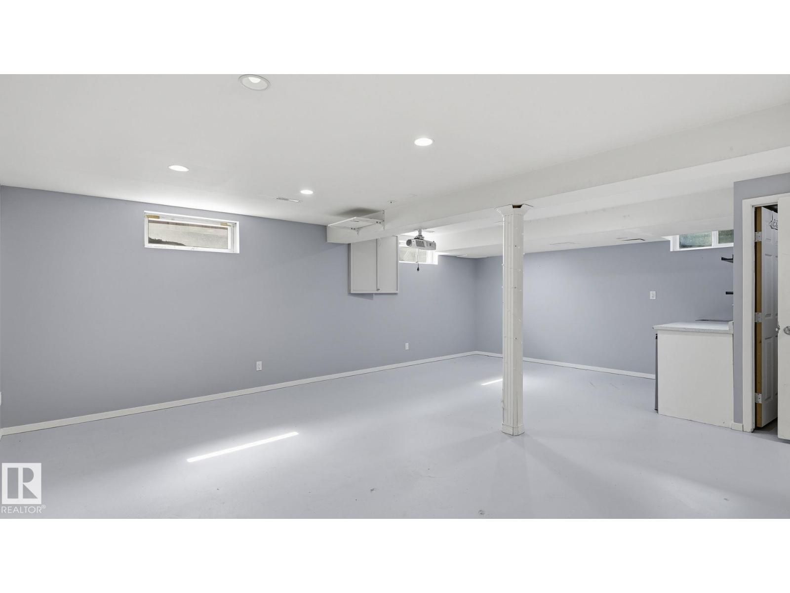 9216 93 St Property Photo 36