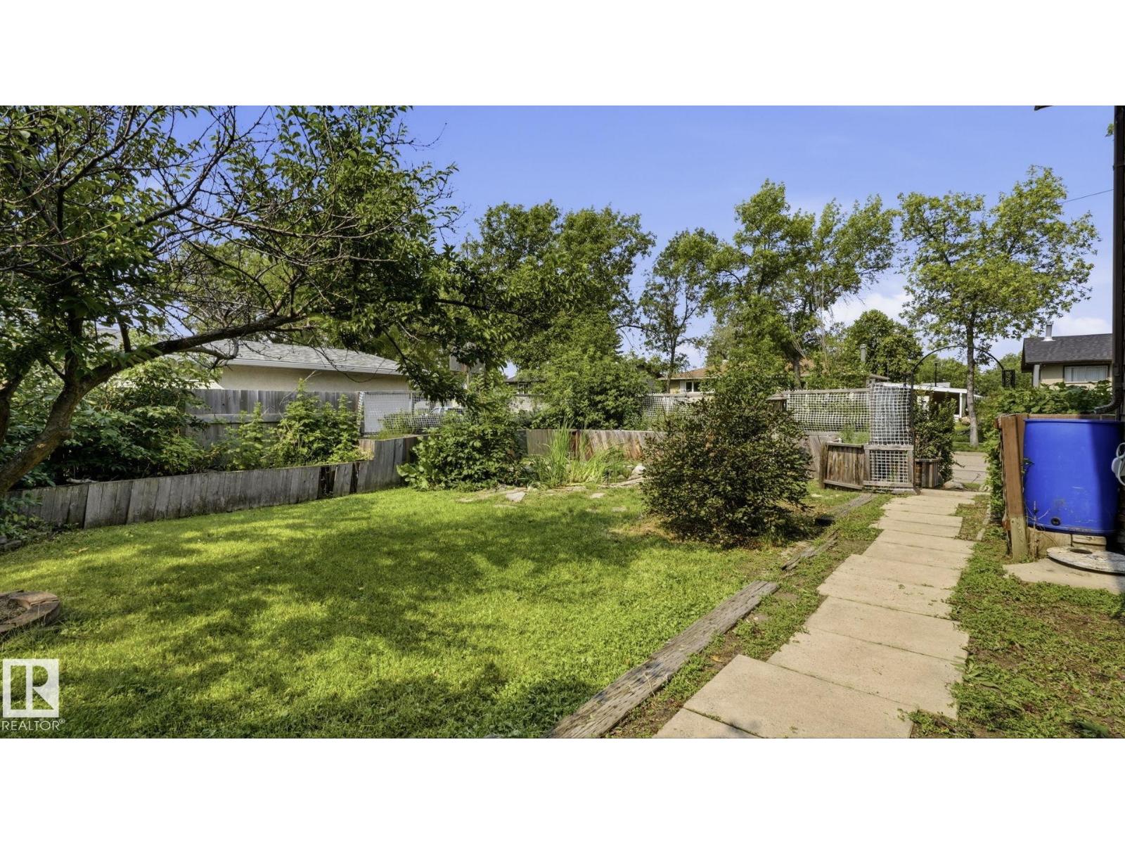 9216 93 St Property Photo 45