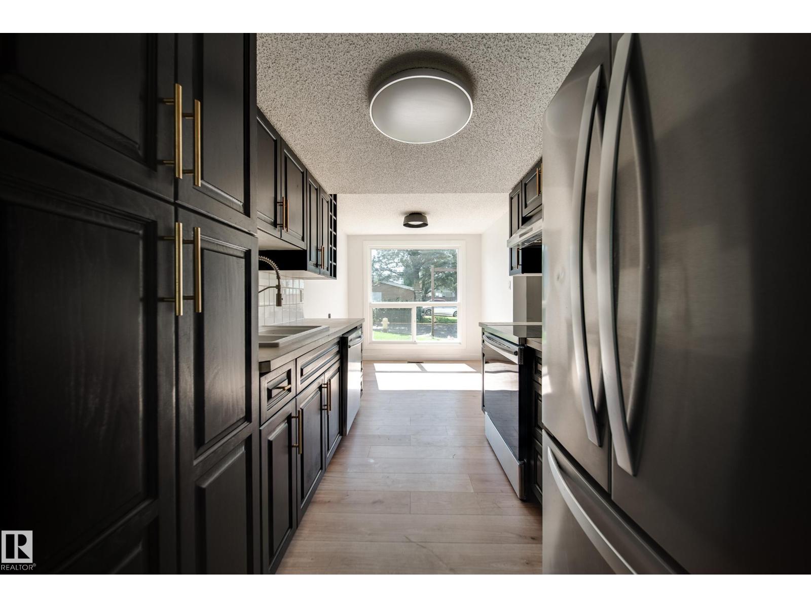 238 Grandin Vg Property Photo 4