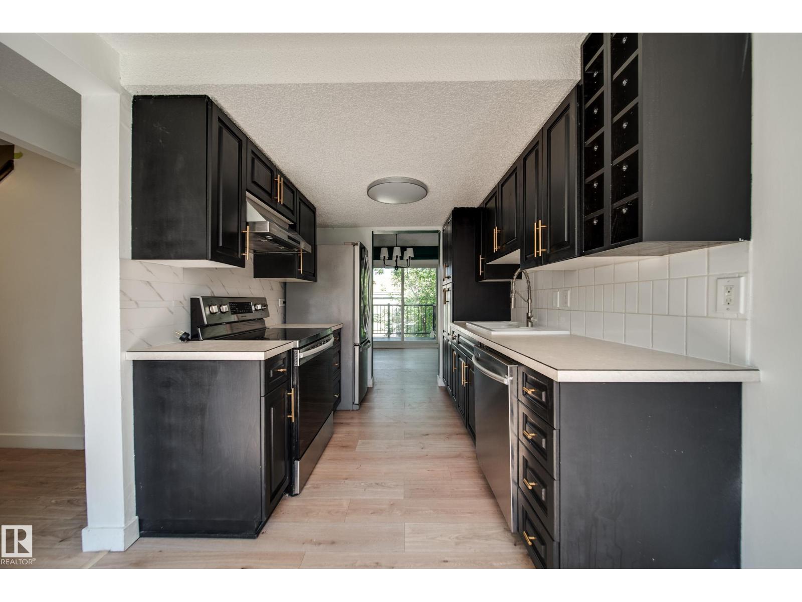 238 Grandin Vg Property Photo 5