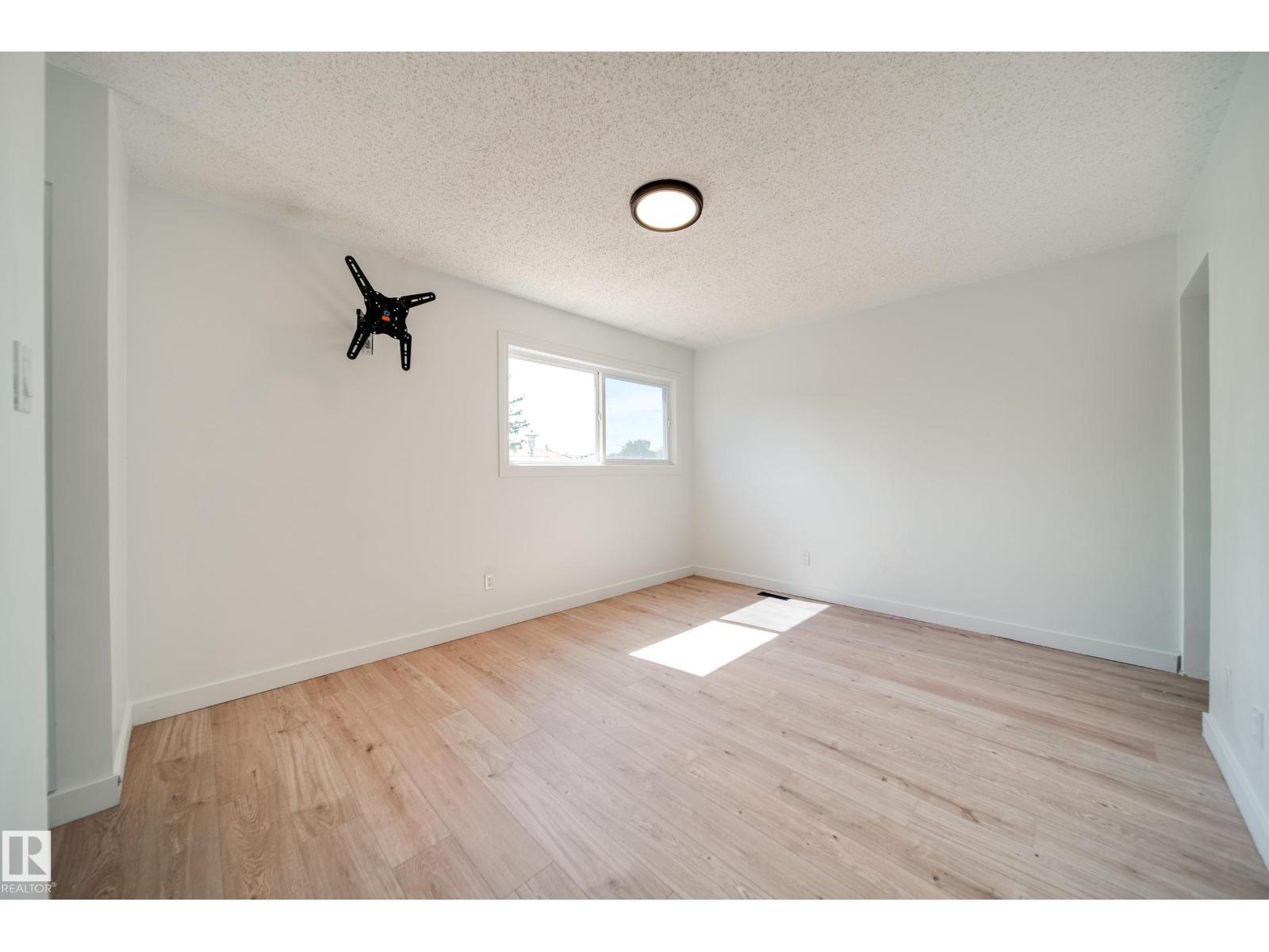 238 Grandin Vg Property Photo 17