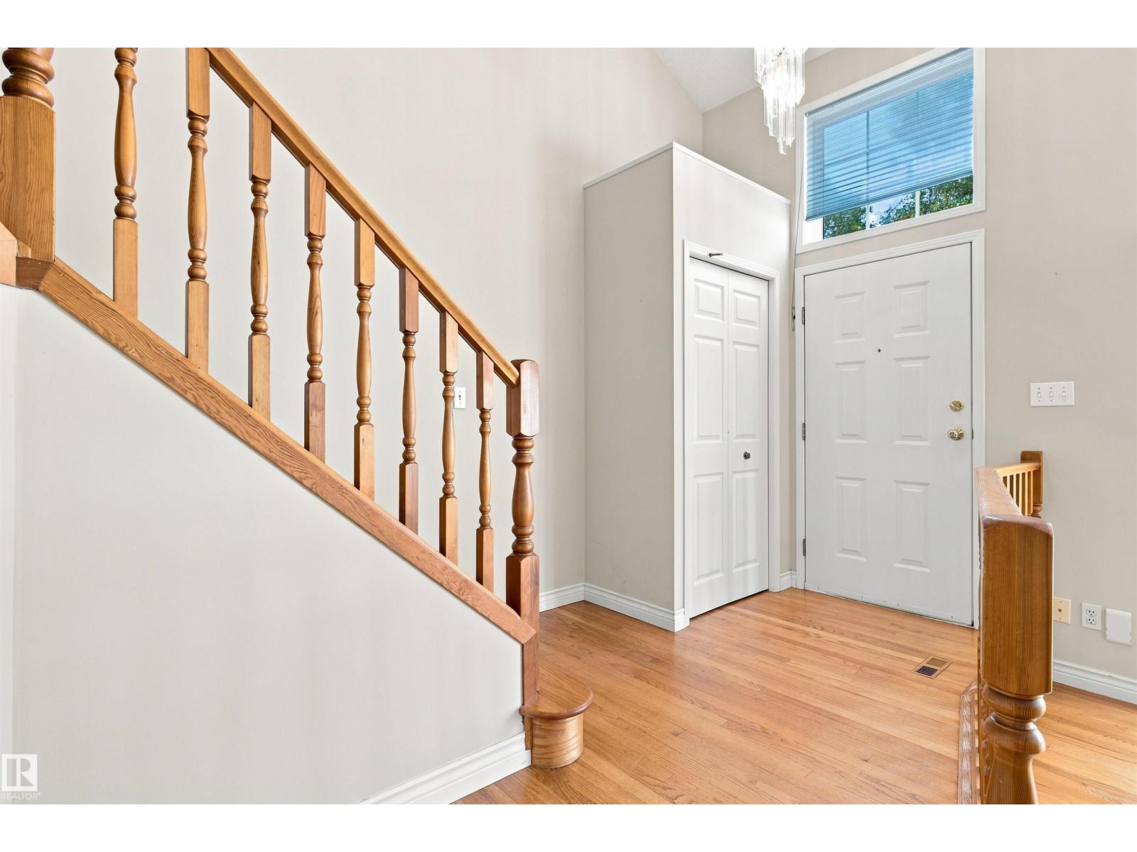 #1 3311 58 St Nw Property Photo 3