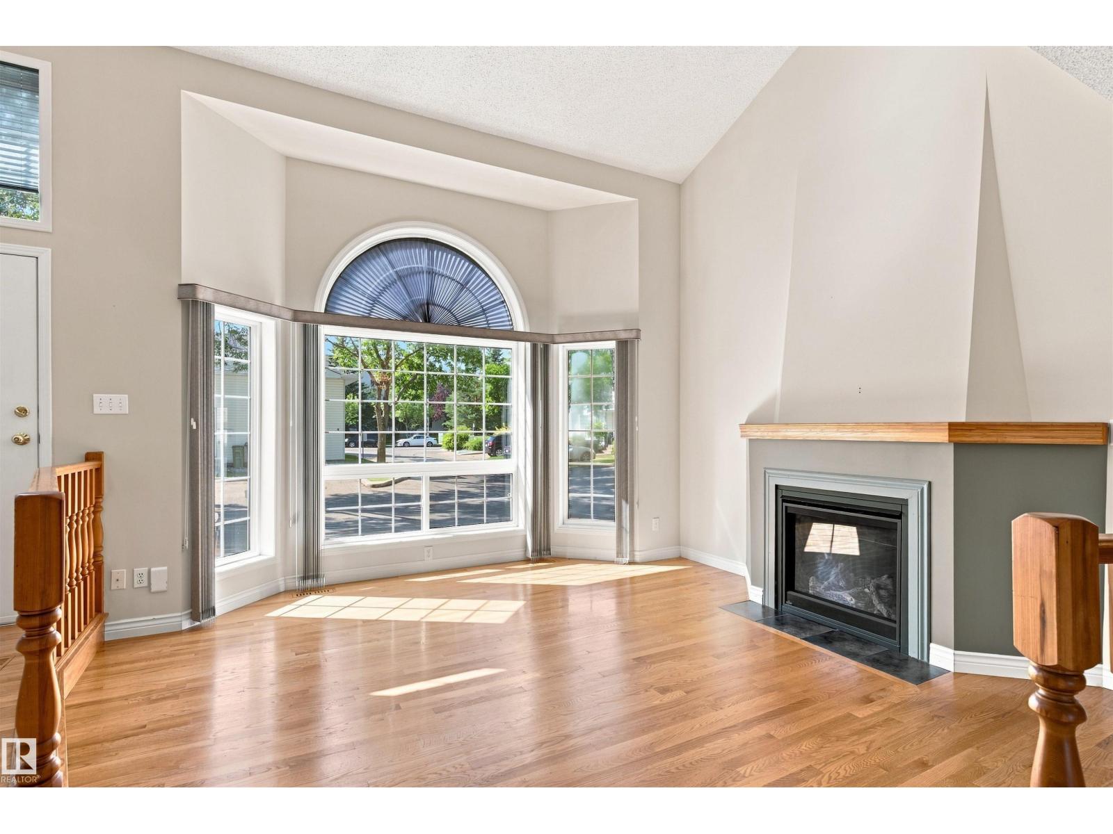 #1 3311 58 St Nw Property Photo 5