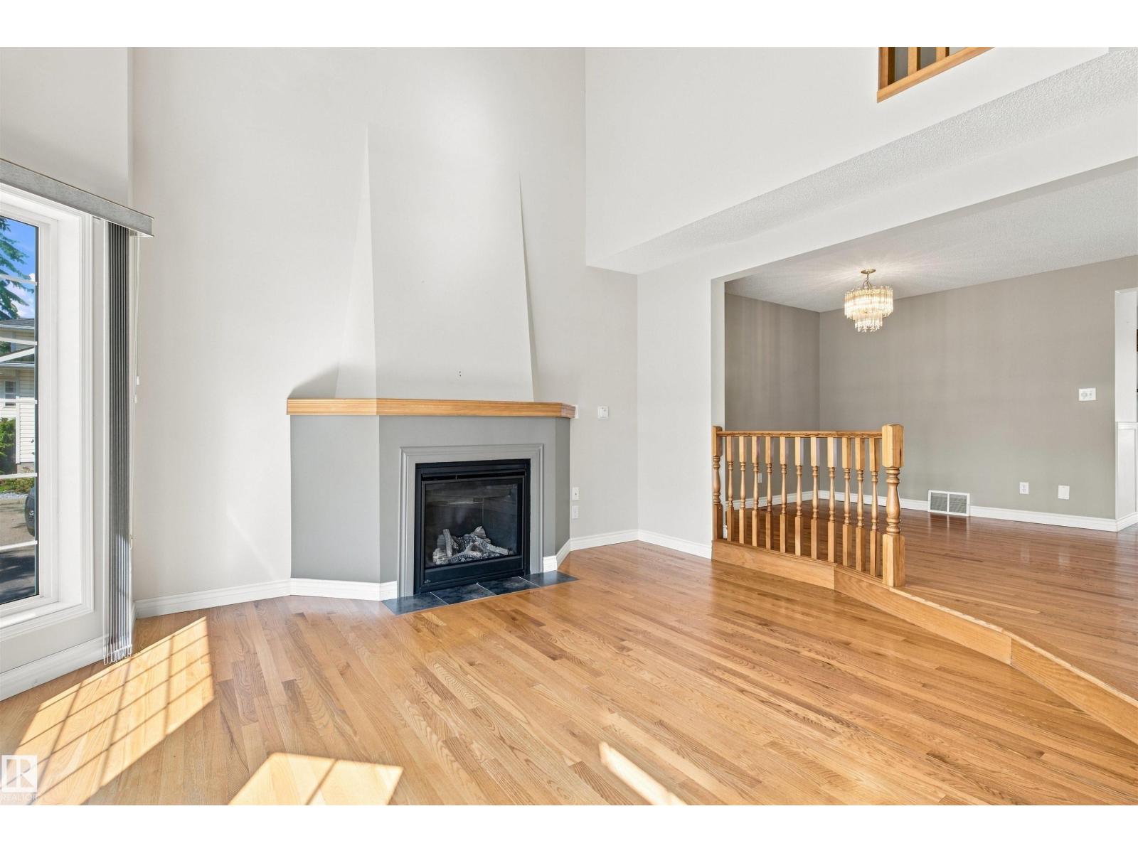 #1 3311 58 St Nw Property Photo 8