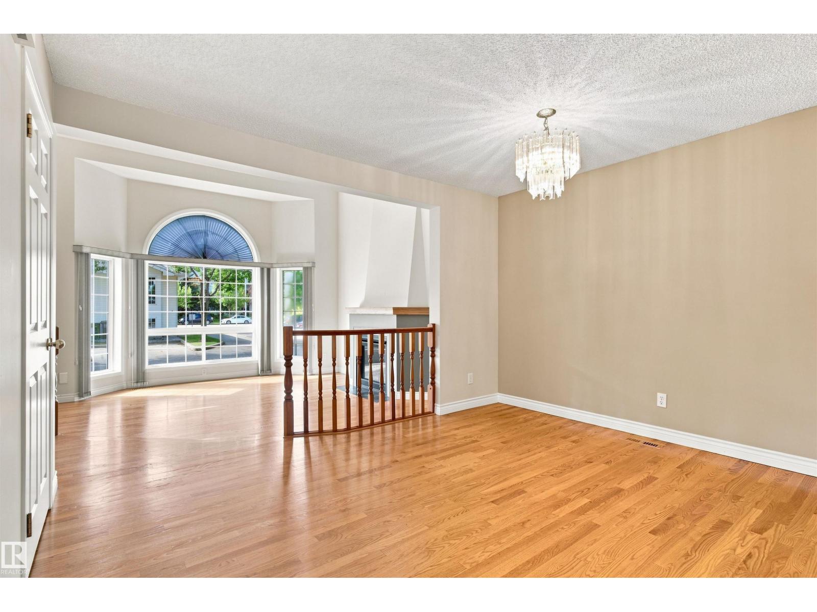 #1 3311 58 St Nw Property Photo 11