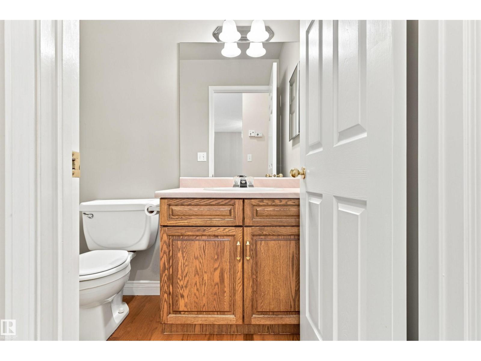 #1 3311 58 St Nw Property Photo 14