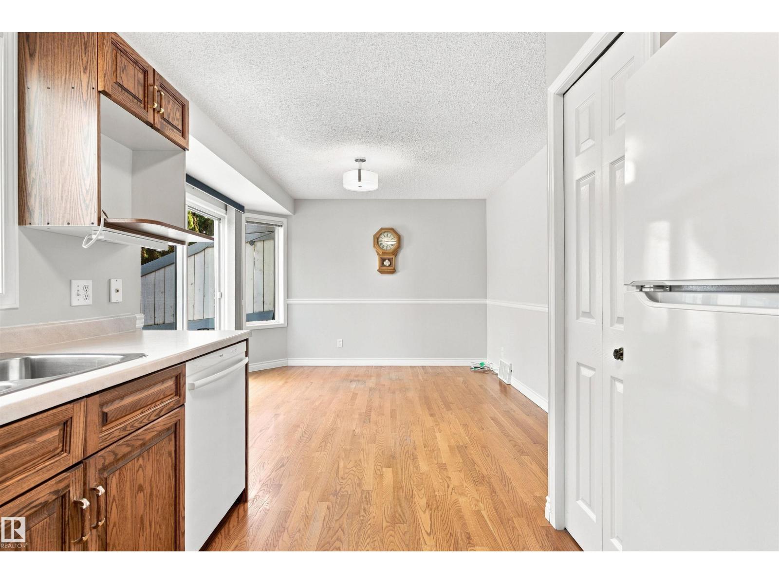 #1 3311 58 St Nw Property Photo 18
