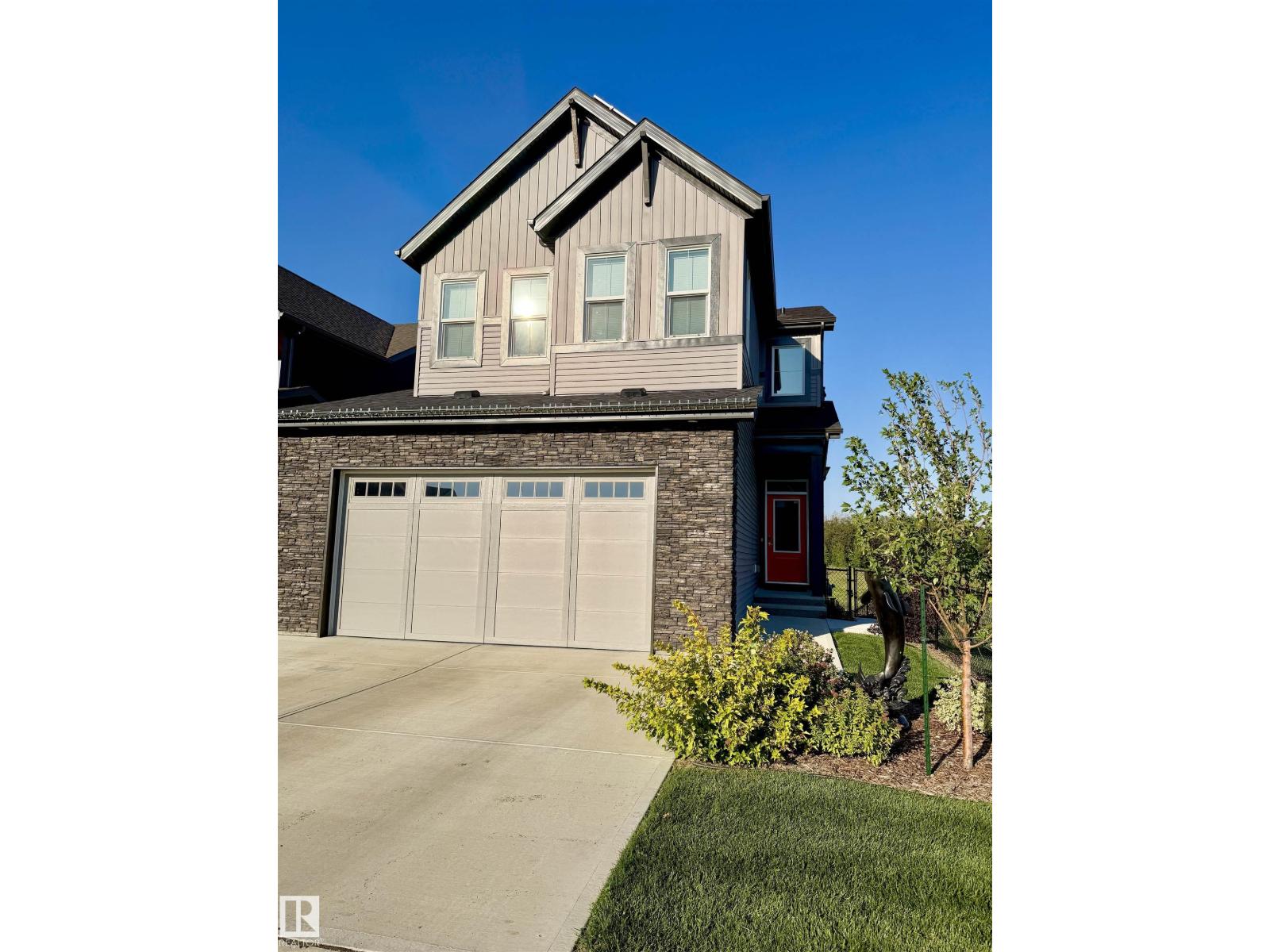 7135 EDGEMONT WY NW Property Photo 1