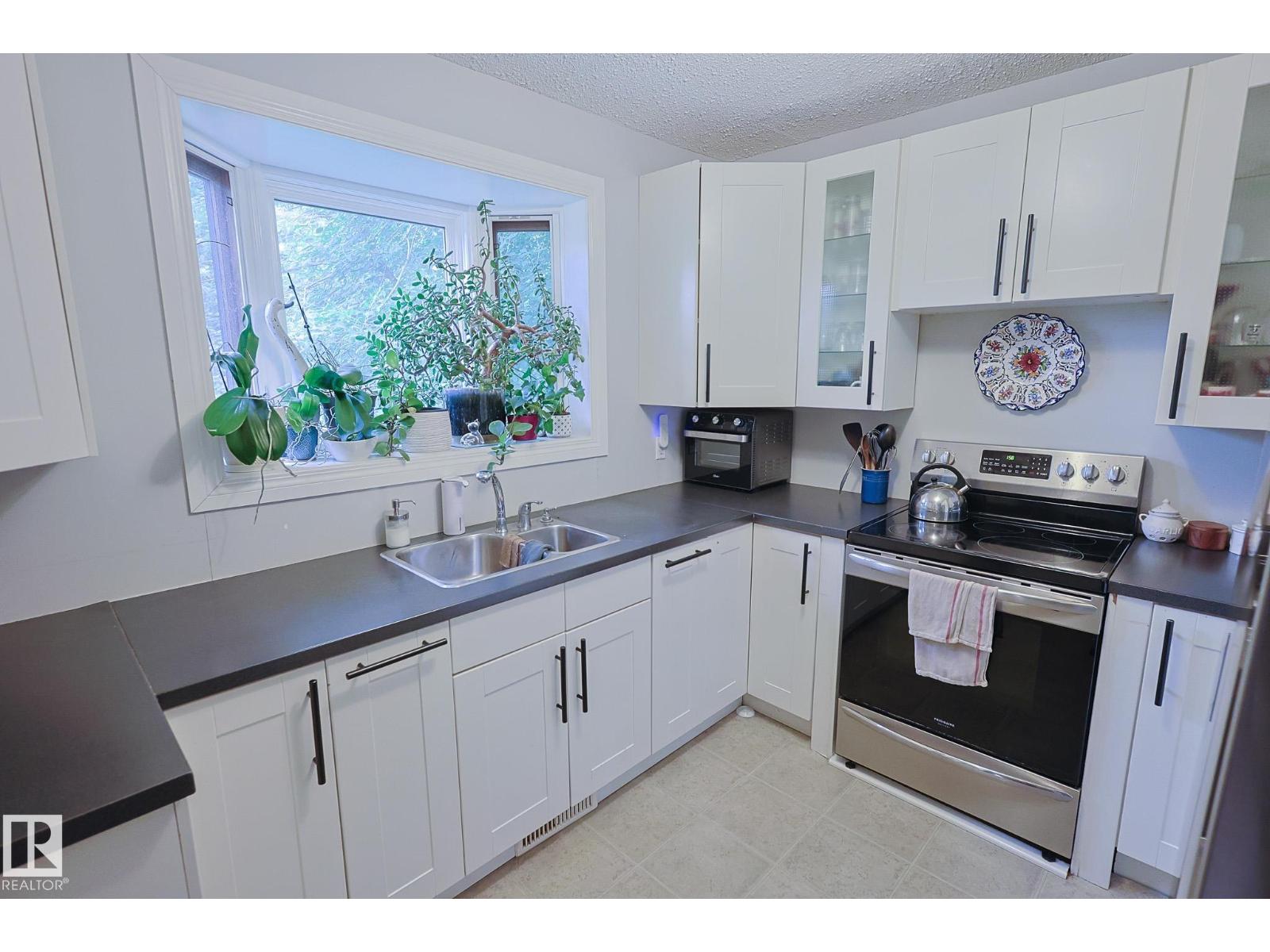 11739 129 St Nw Property Photo 6
