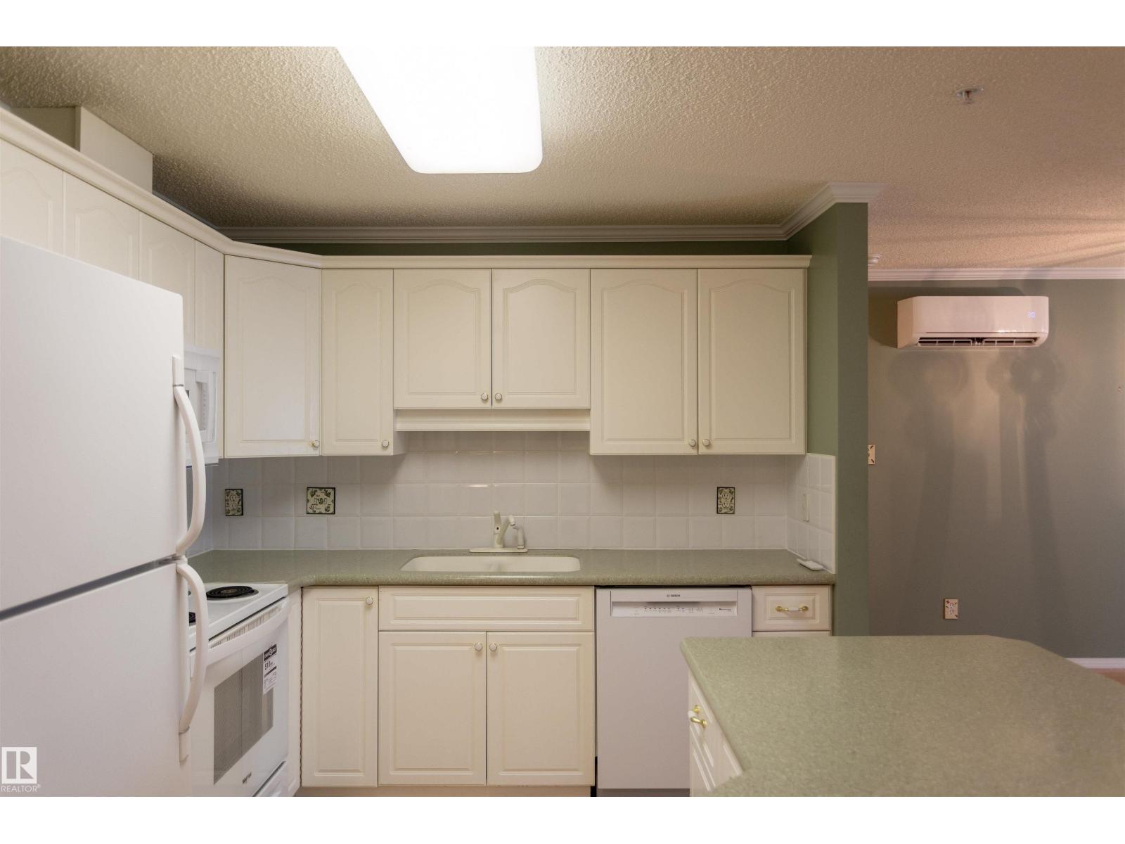 #204 2420 108 St Nw Property Photo 8