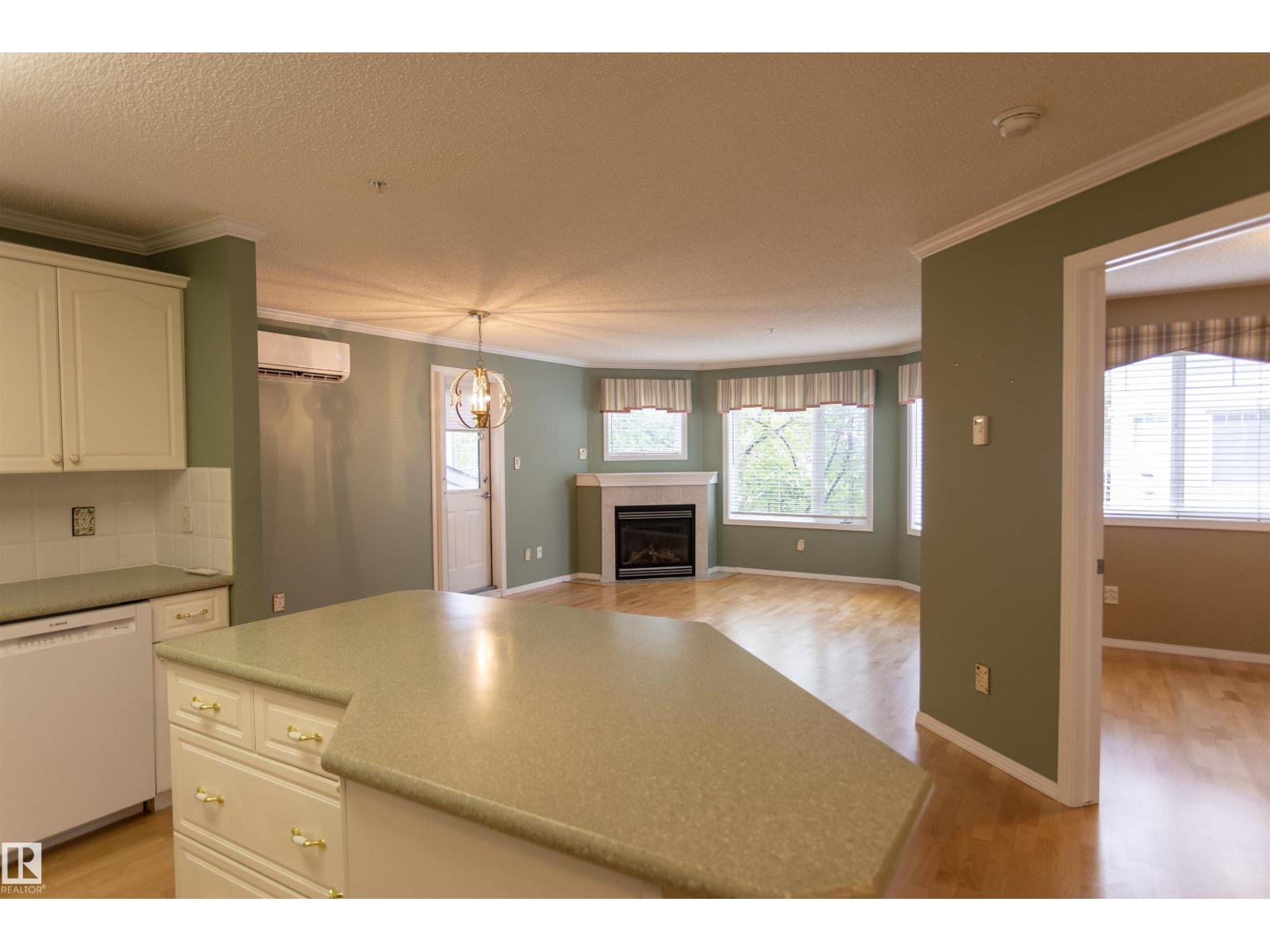 #204 2420 108 St Nw Property Photo 9