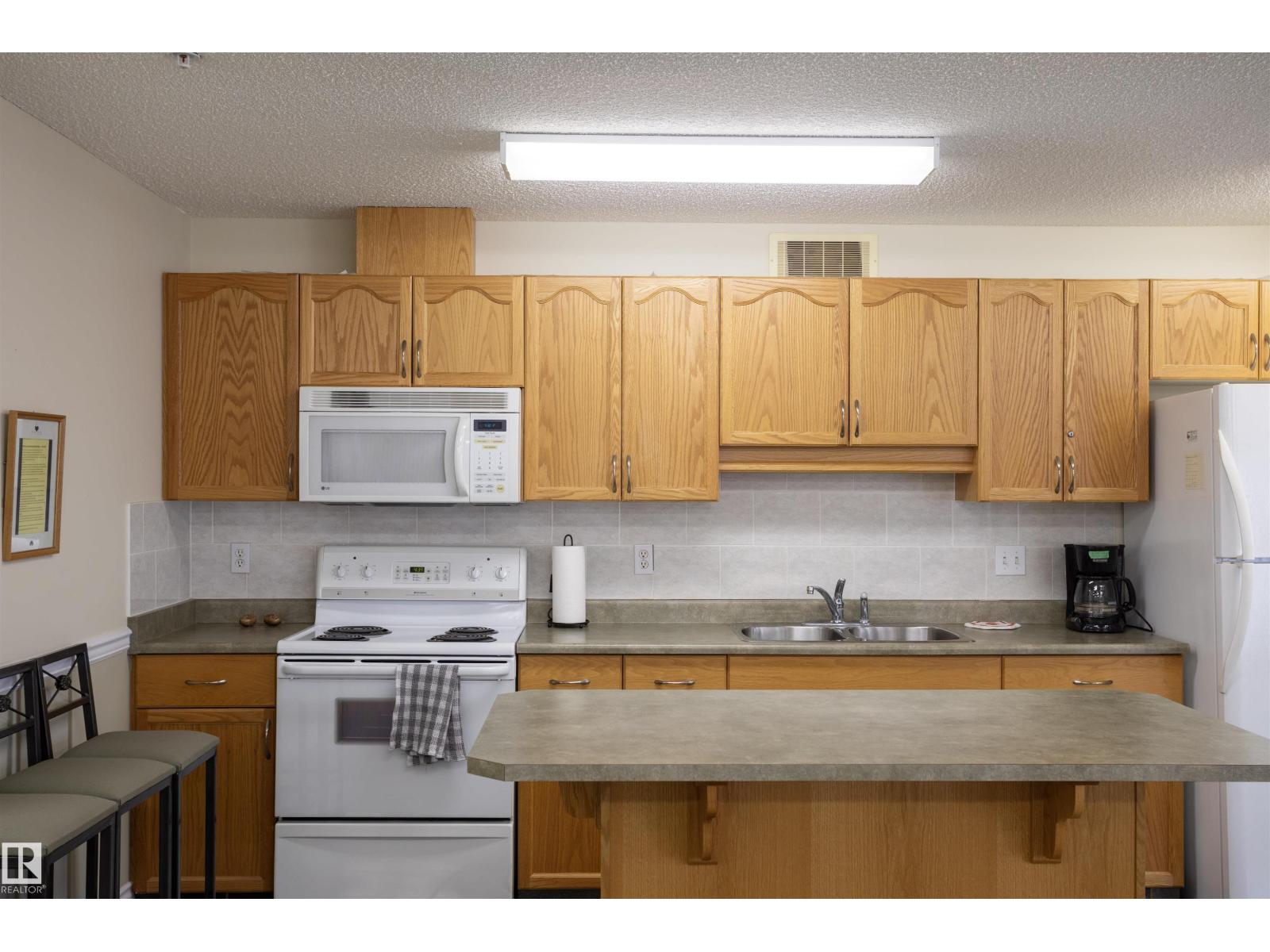#204 2420 108 St Nw Property Photo 29