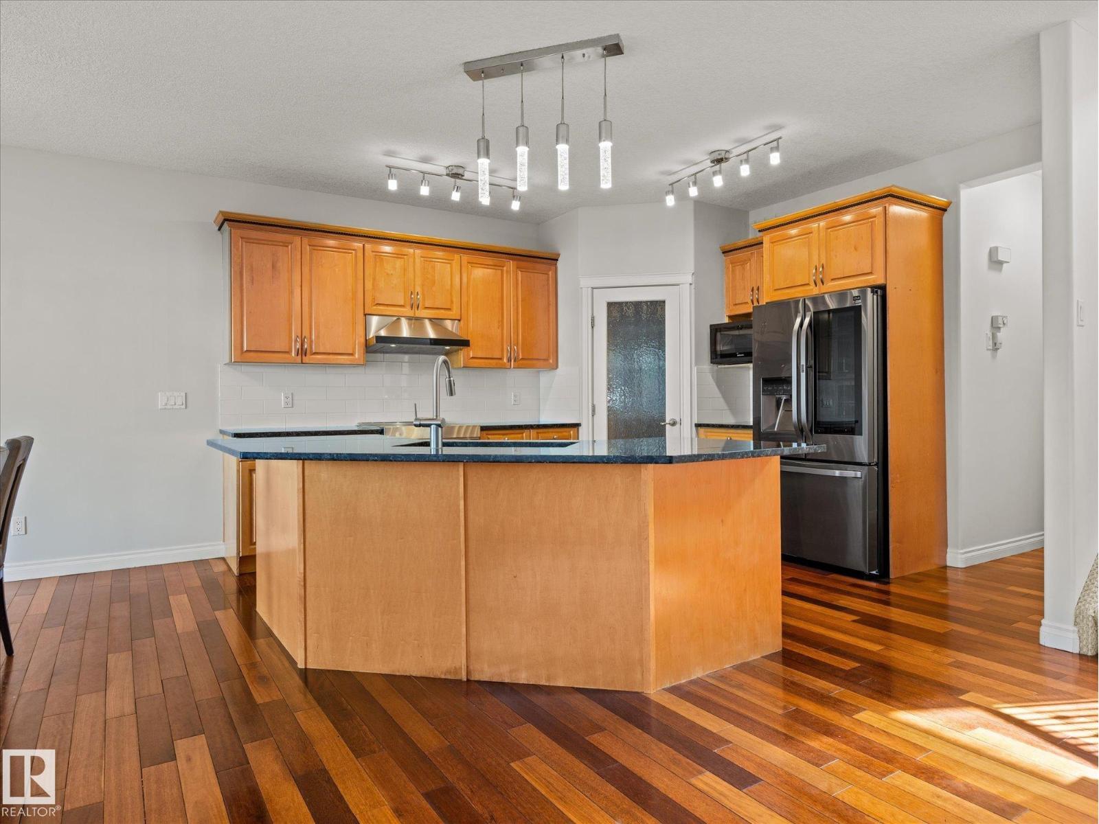 4704 160 Av Nw Property Photo 12