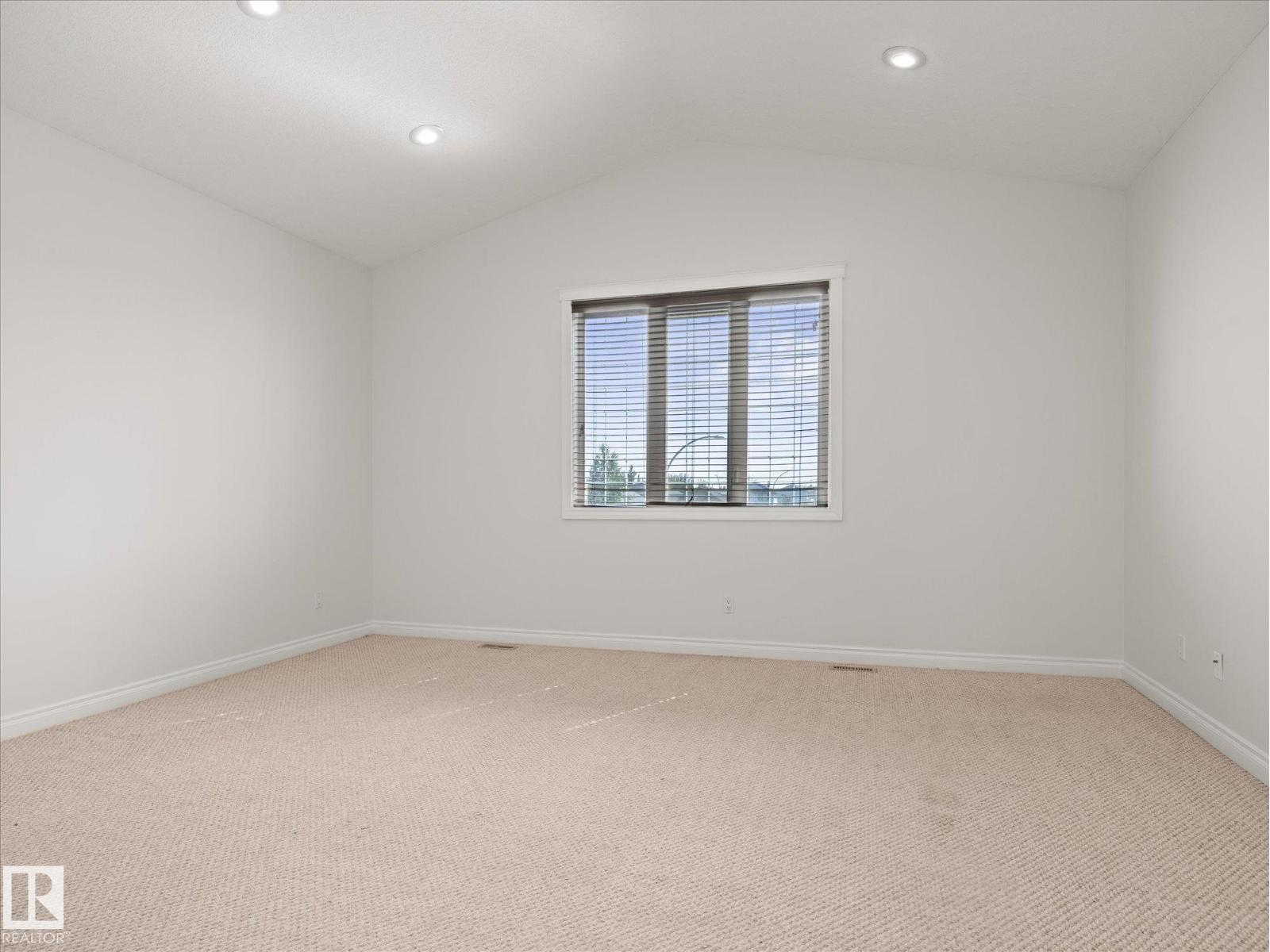 4704 160 Av Nw Property Photo 21