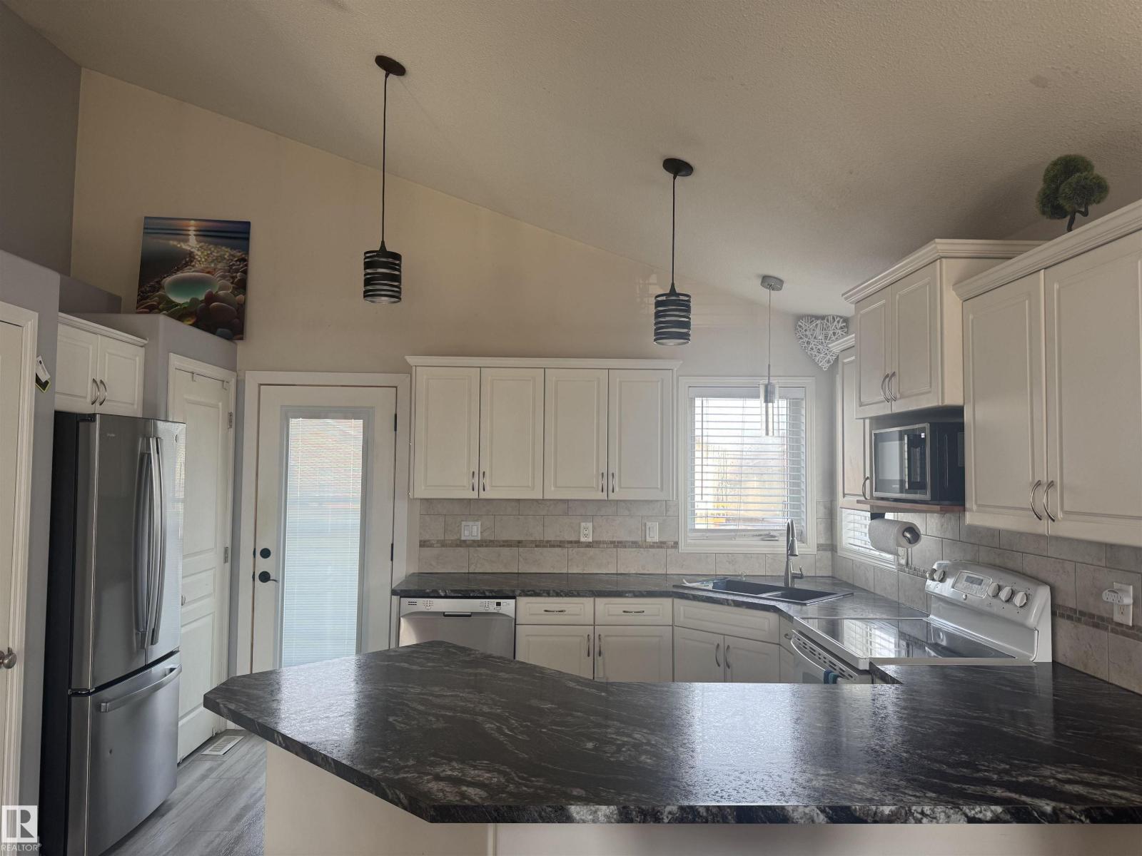 10 Mackenzie Ranch Wy Property Photo 6