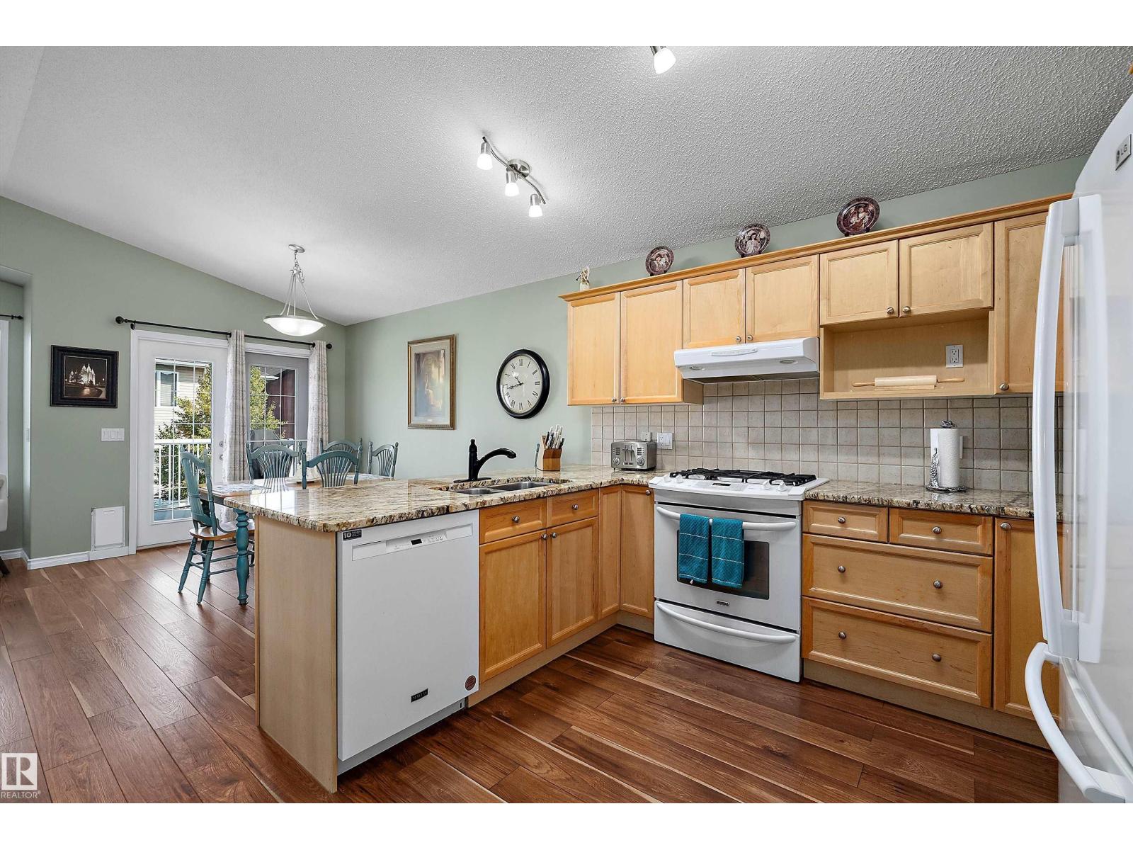 40 Carriere Cr Property Photo 10
