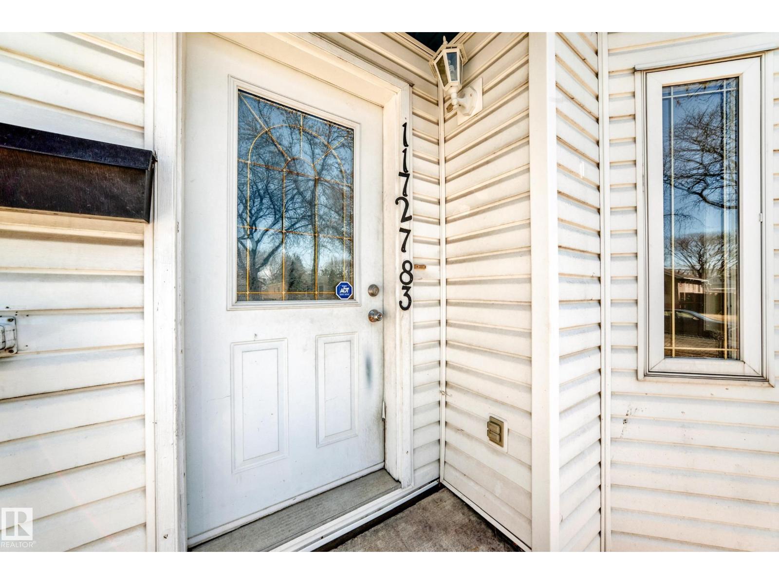 11727 83 St Nw Property Photo 2