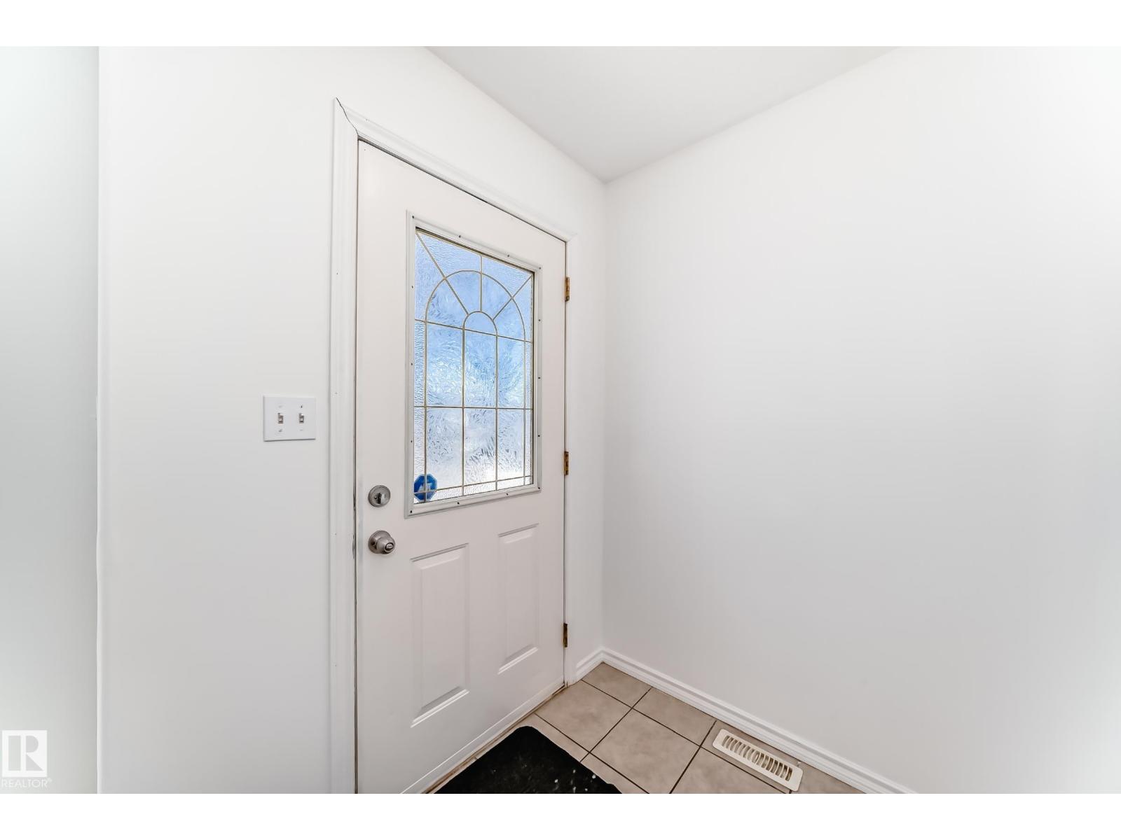 11727 83 St Nw Property Photo 3