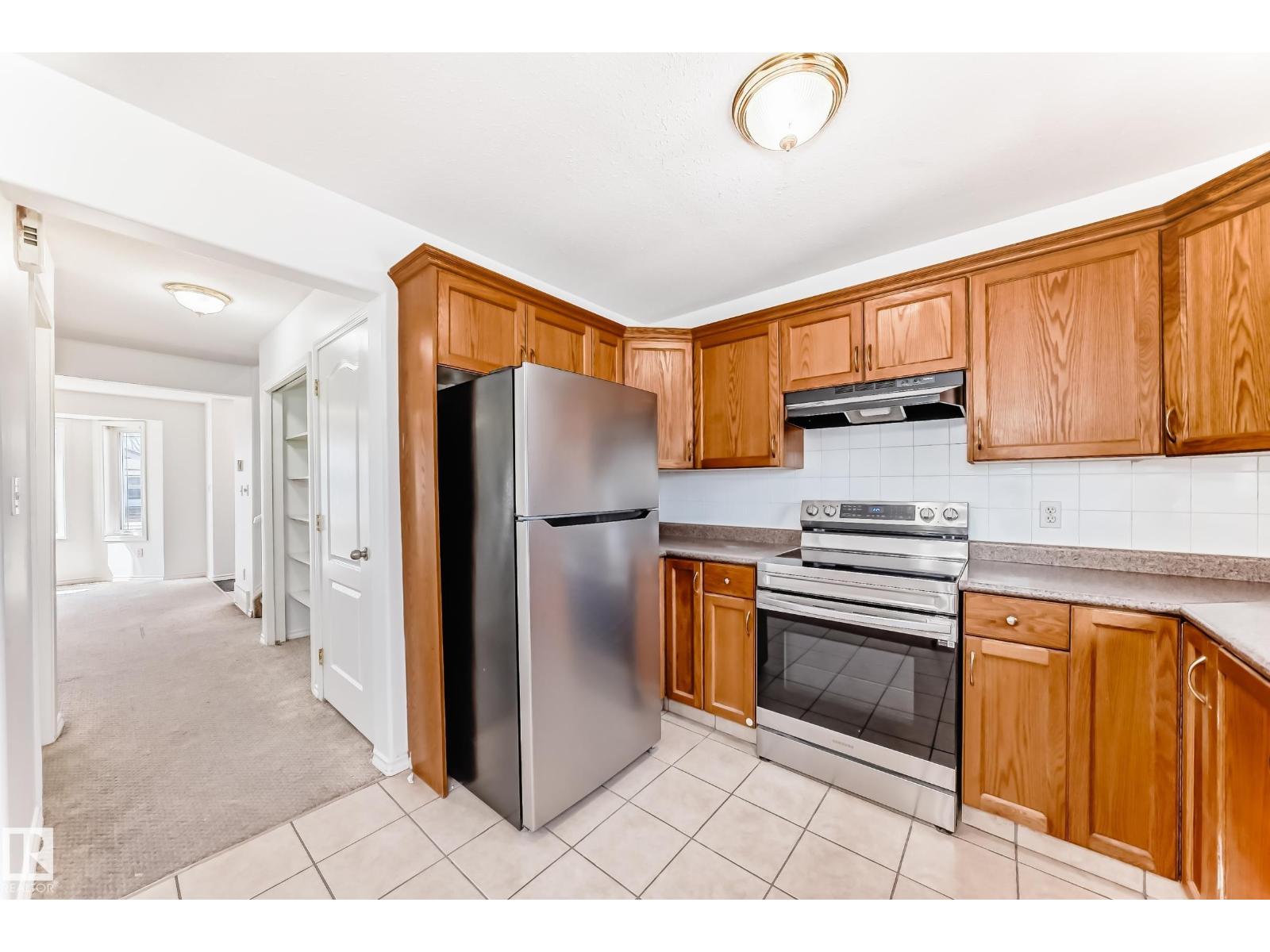 11727 83 St Nw Property Photo 8