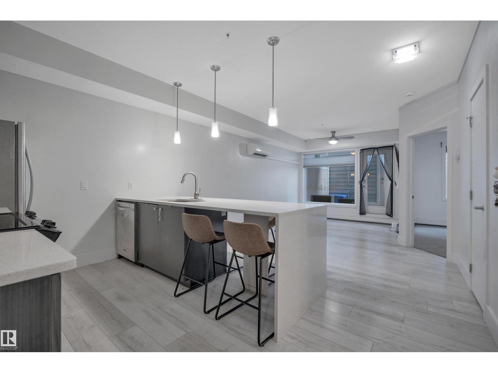 #105 10030 83 Av Nw Property Photo 8