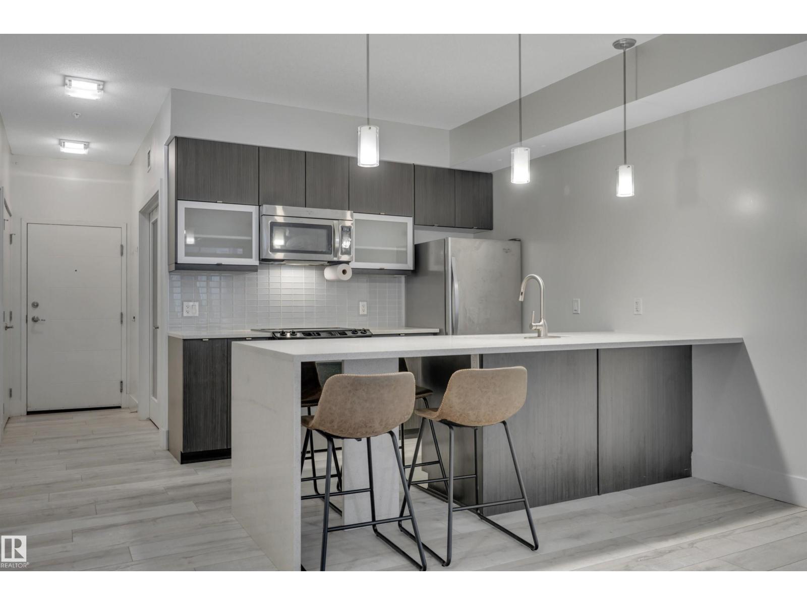 #105 10030 83 Av Nw Property Photo 11