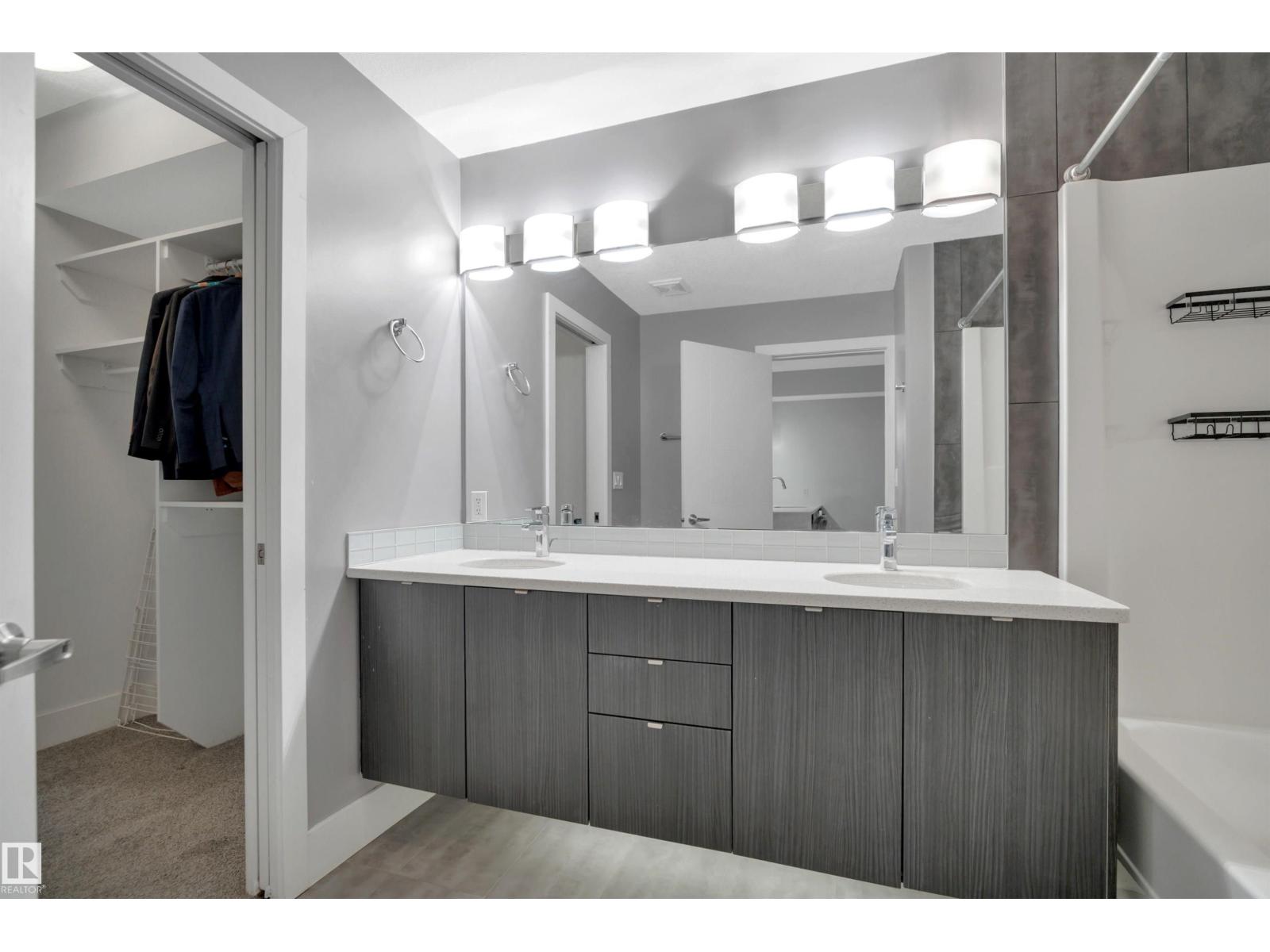 #105 10030 83 Av Nw Property Photo 17