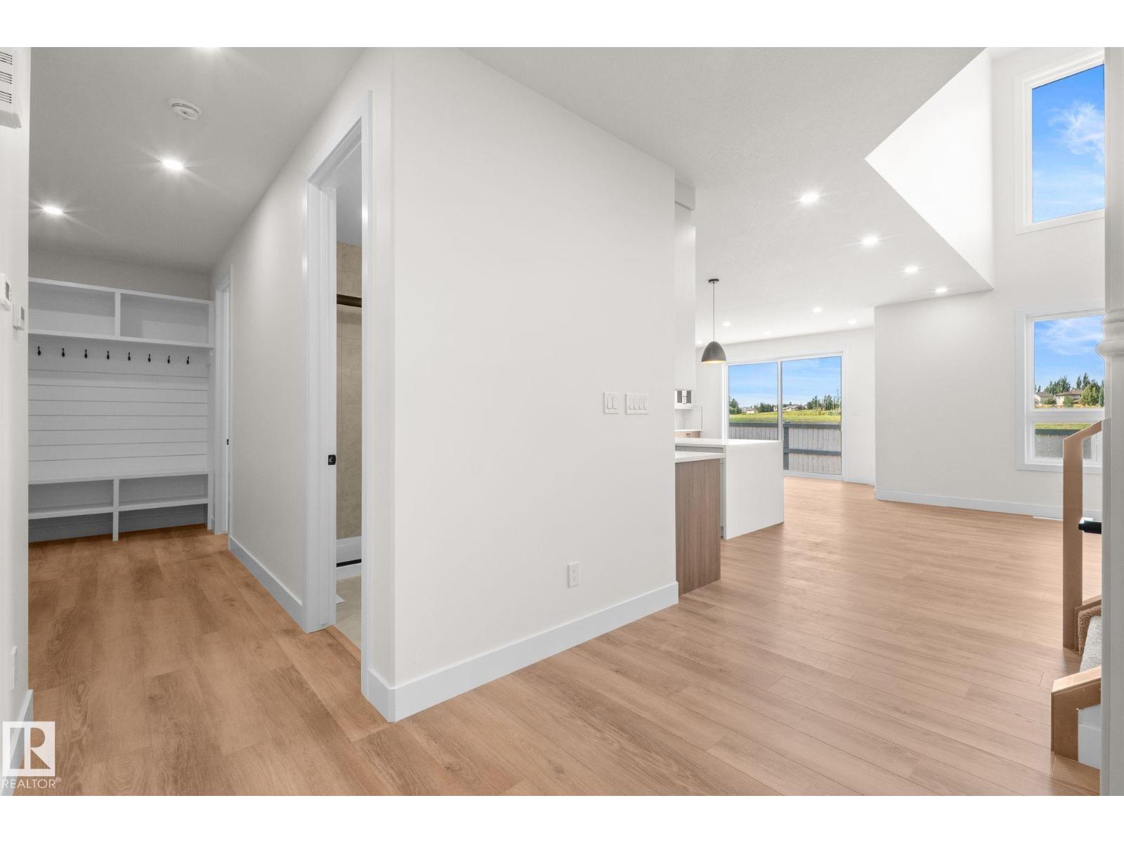 11 Arthur Wy Property Photo 6