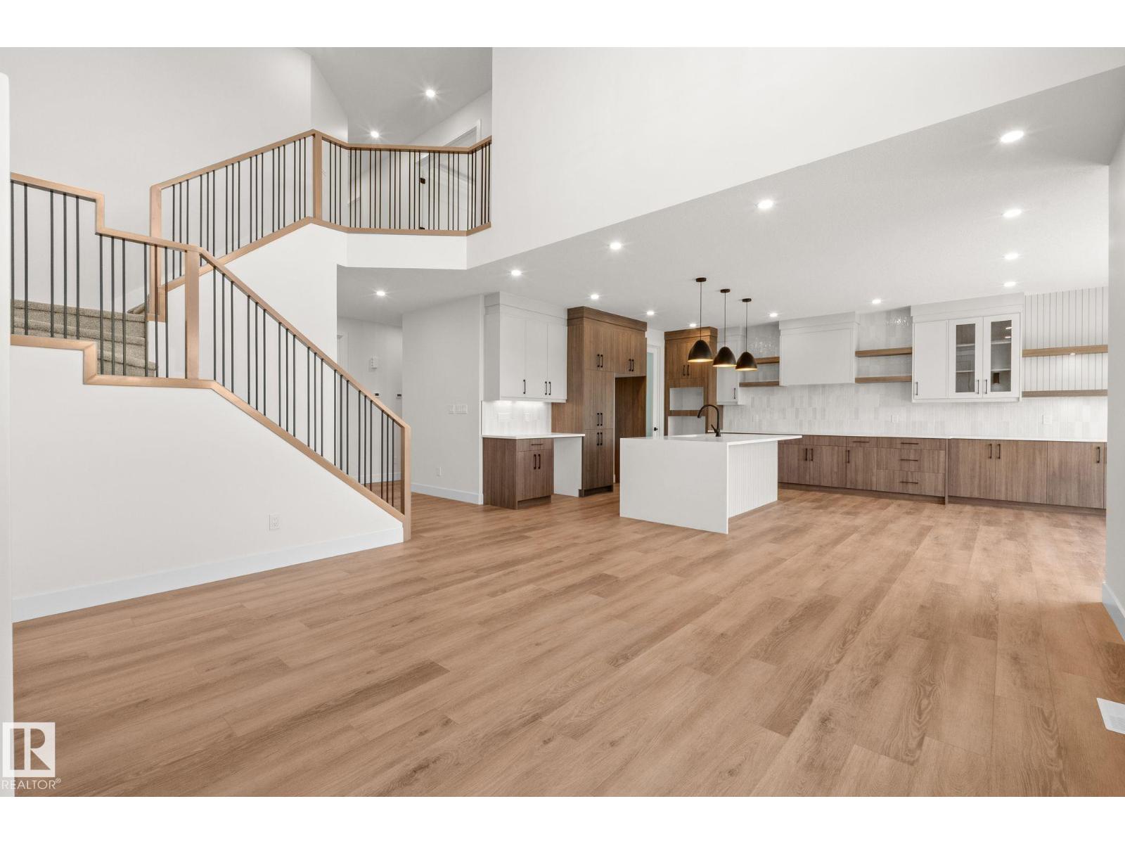 11 Arthur Wy Property Photo 17
