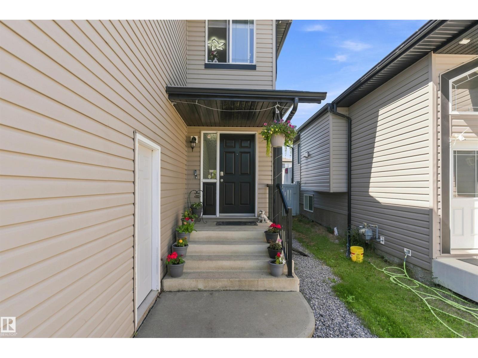 3760 12 St Nw Property Photo 5