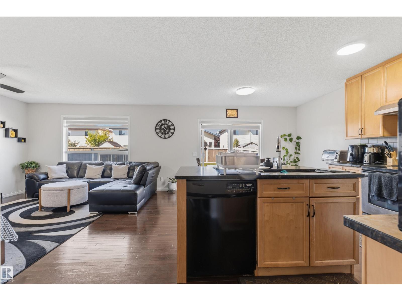 3760 12 St Nw Property Photo 11