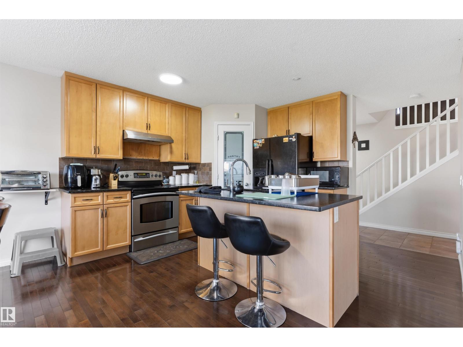 3760 12 St Nw Property Photo 15