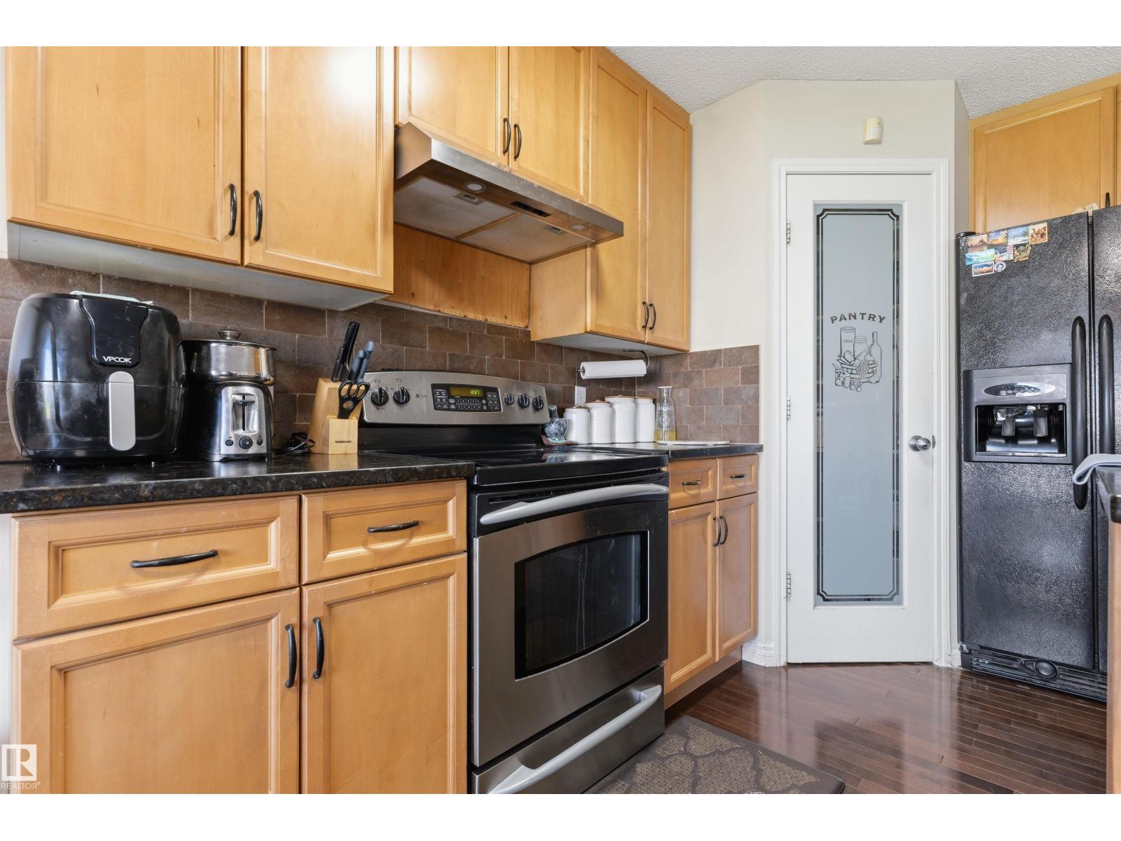 3760 12 St Nw Property Photo 16