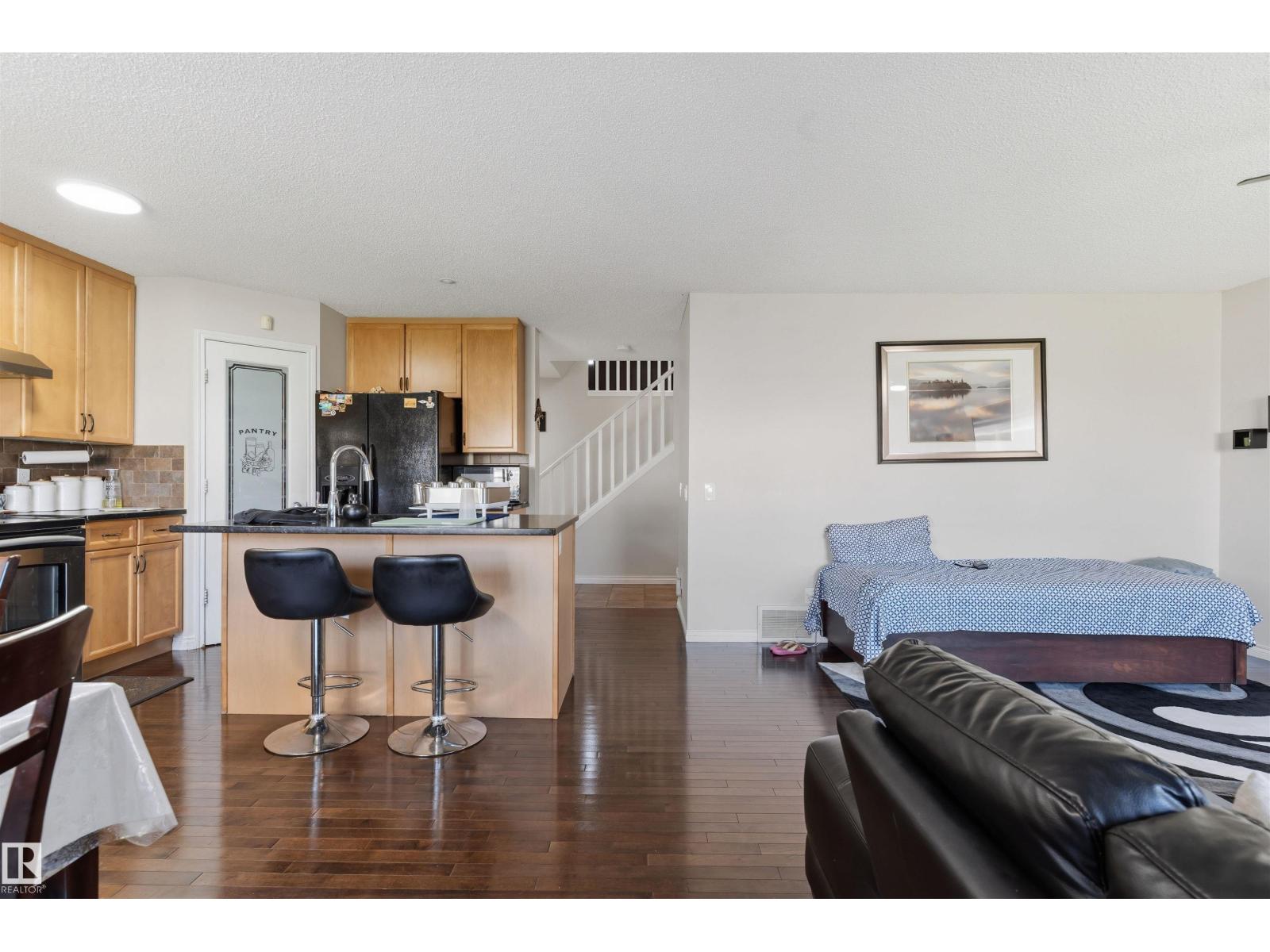 3760 12 St Nw Property Photo 17