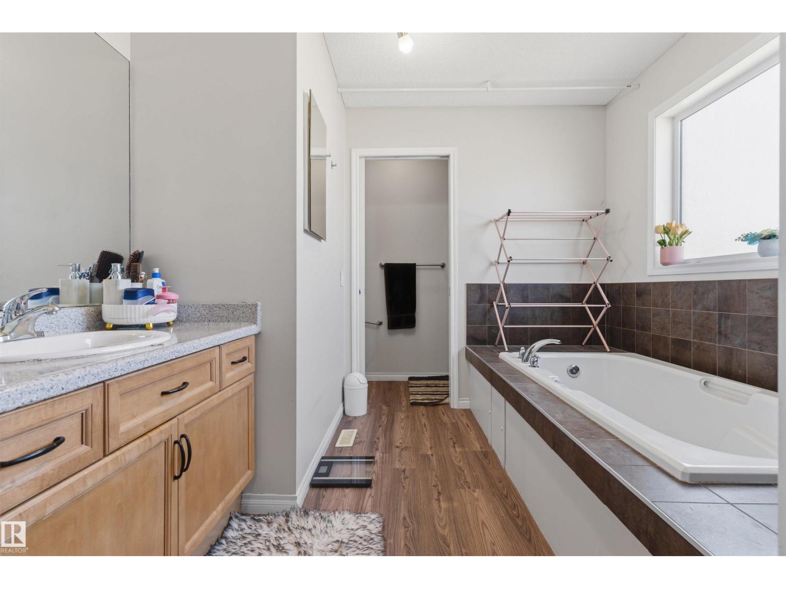 3760 12 St Nw Property Photo 29