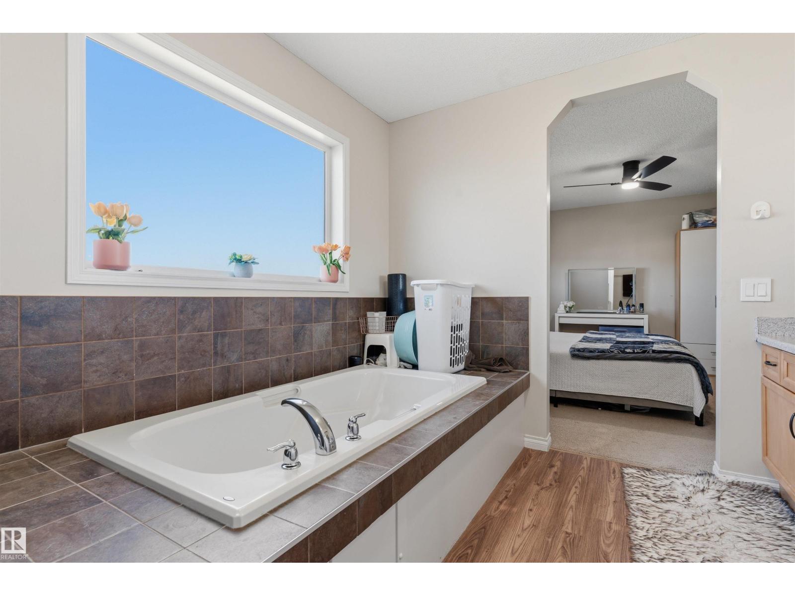 3760 12 St Nw Property Photo 31
