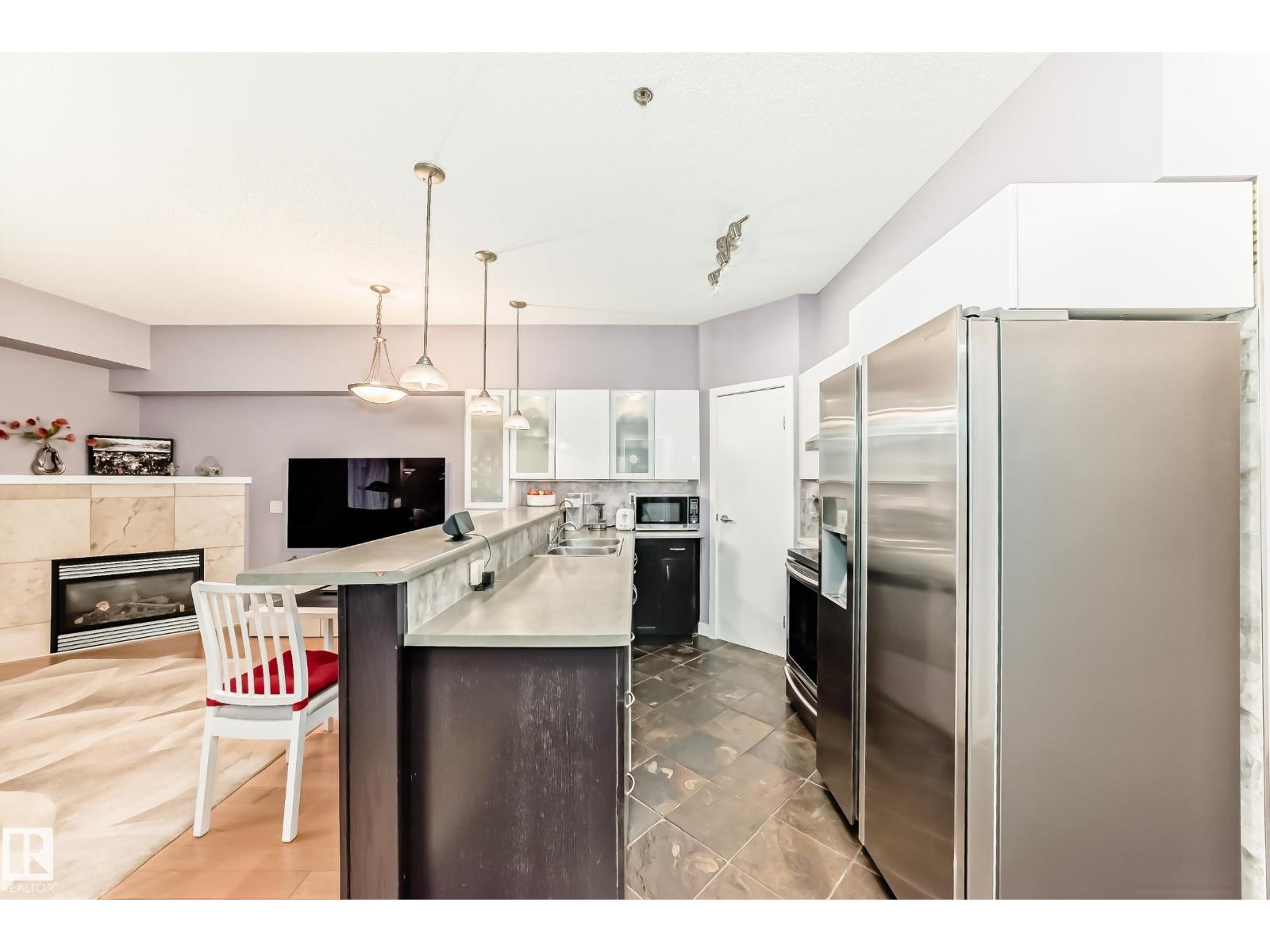 #211 9750 94 St Nw Property Photo 8