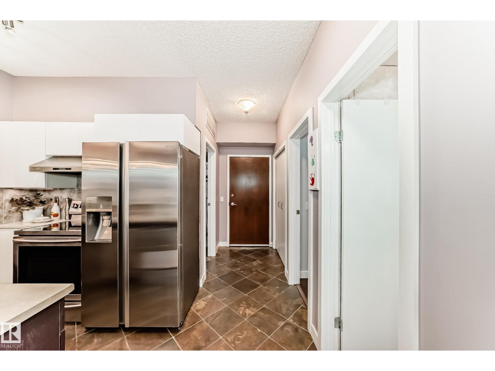 #211 9750 94 St Nw Property Photo 11