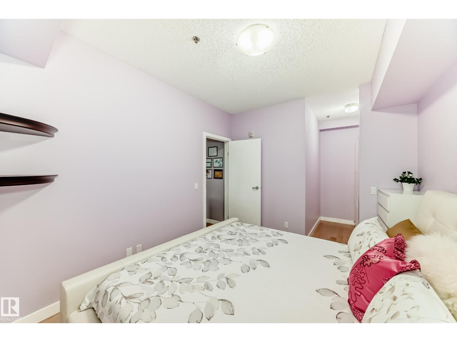 #211 9750 94 St Nw Property Photo 25