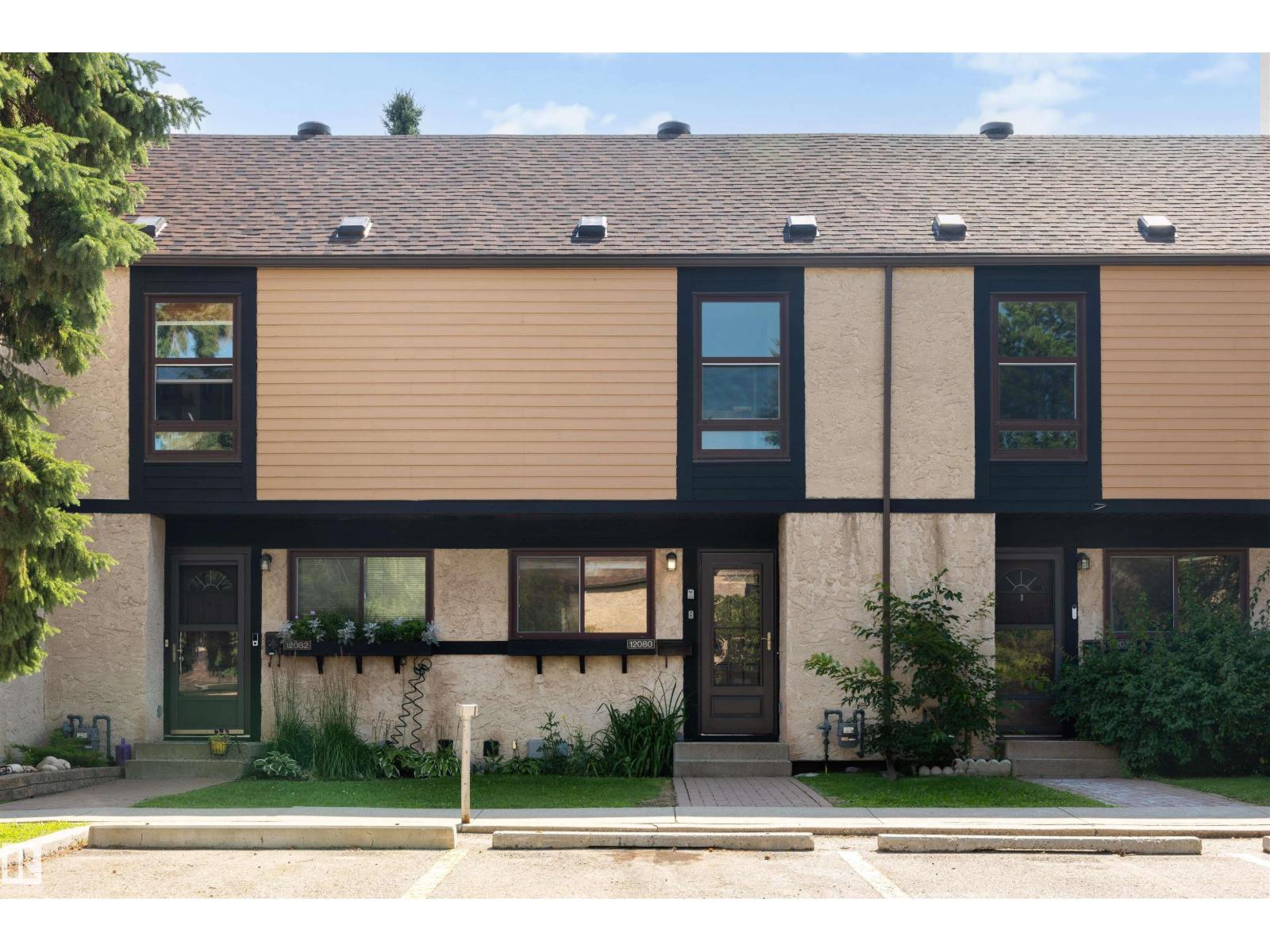 12080 25 Av Nw Property Photo 1