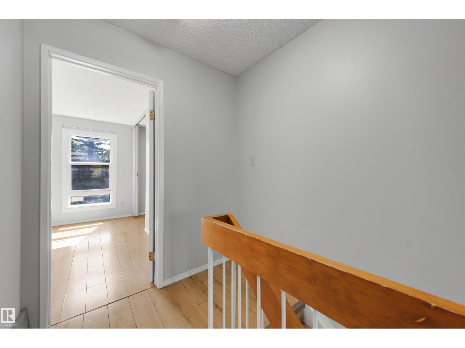 12080 25 Av Nw Property Photo 15